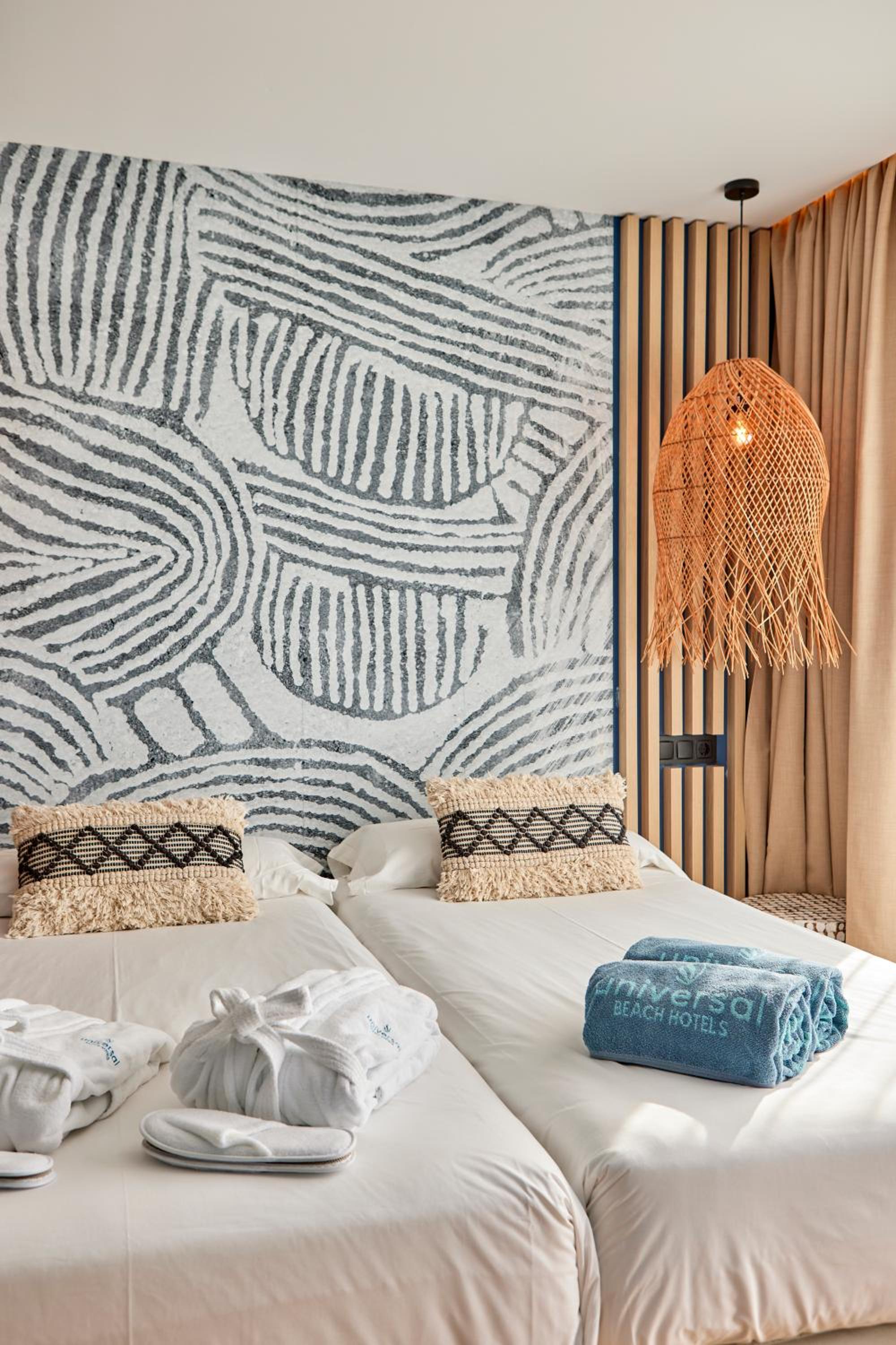 Cozy Suite with Sea View