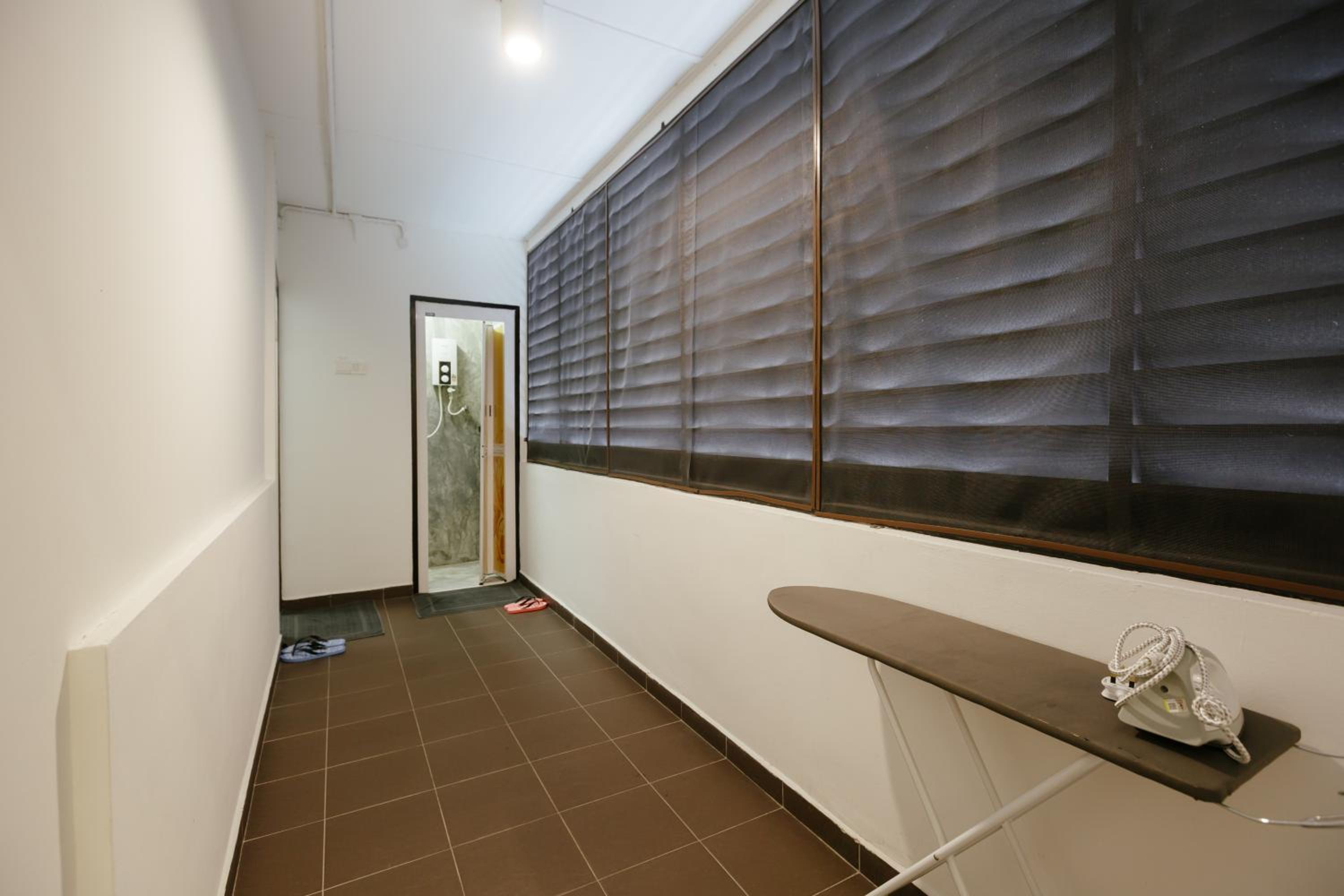Family Room - Photo 26
