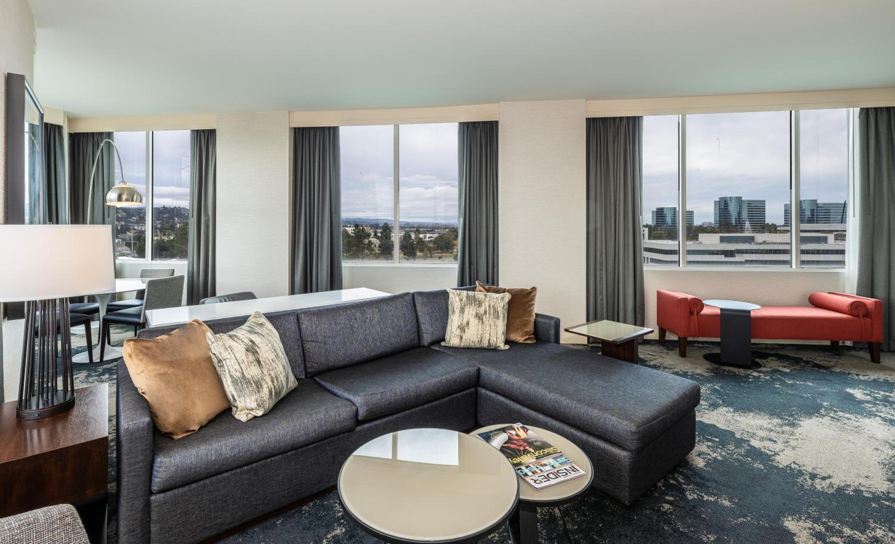 One-Bedroom Suite - Photo 12