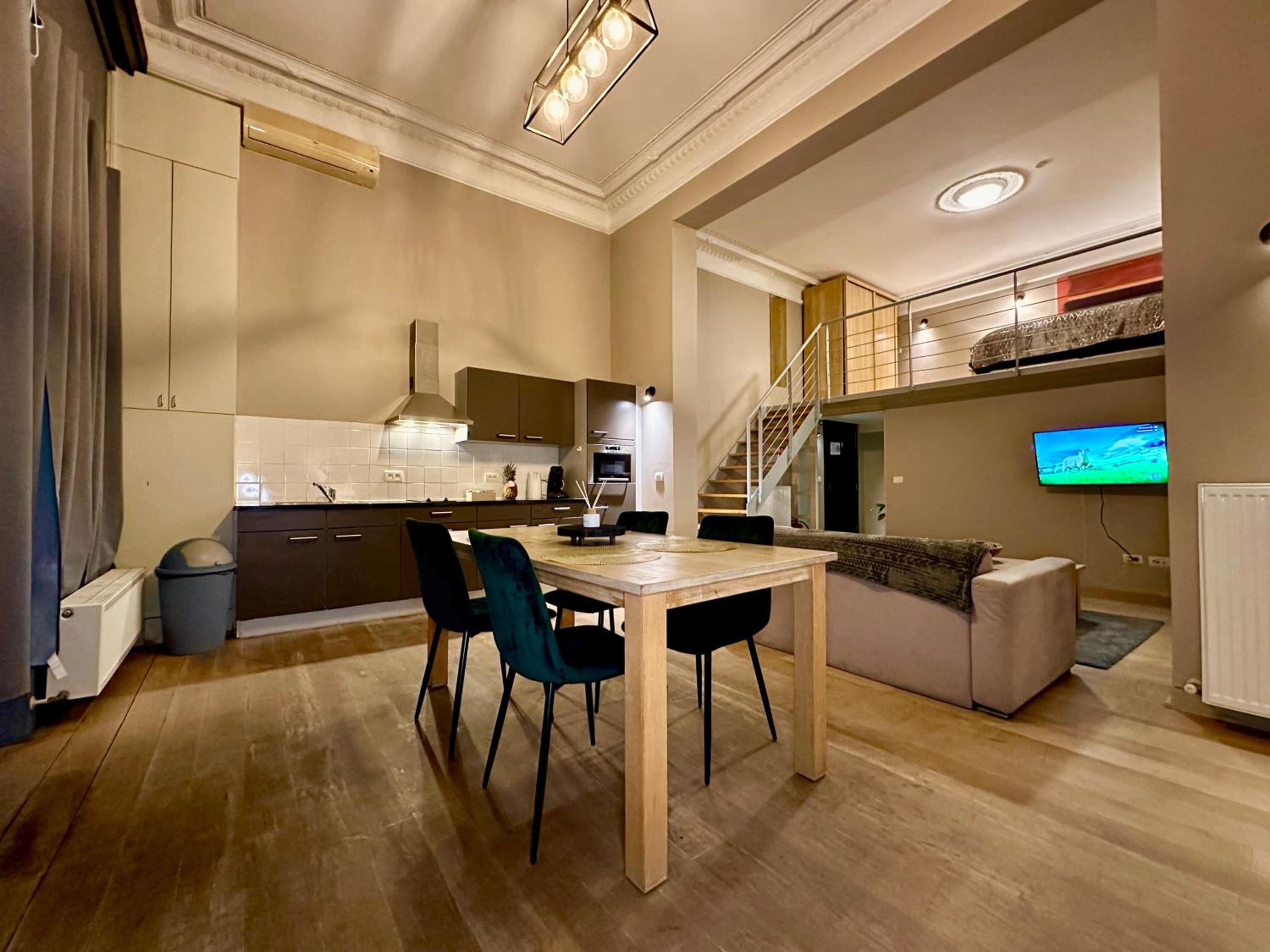 Suite - Photo 3