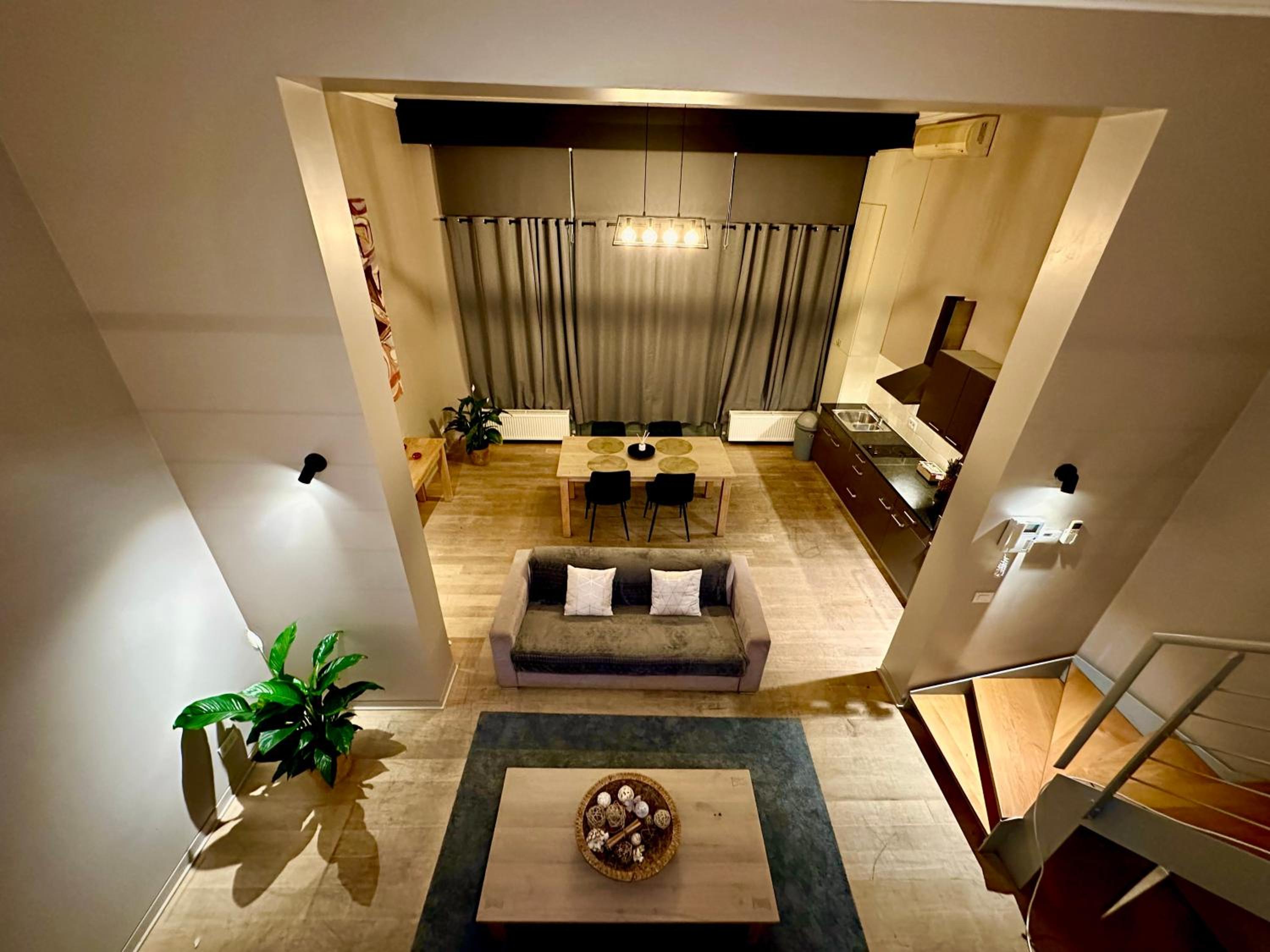 Suite - Photo 19