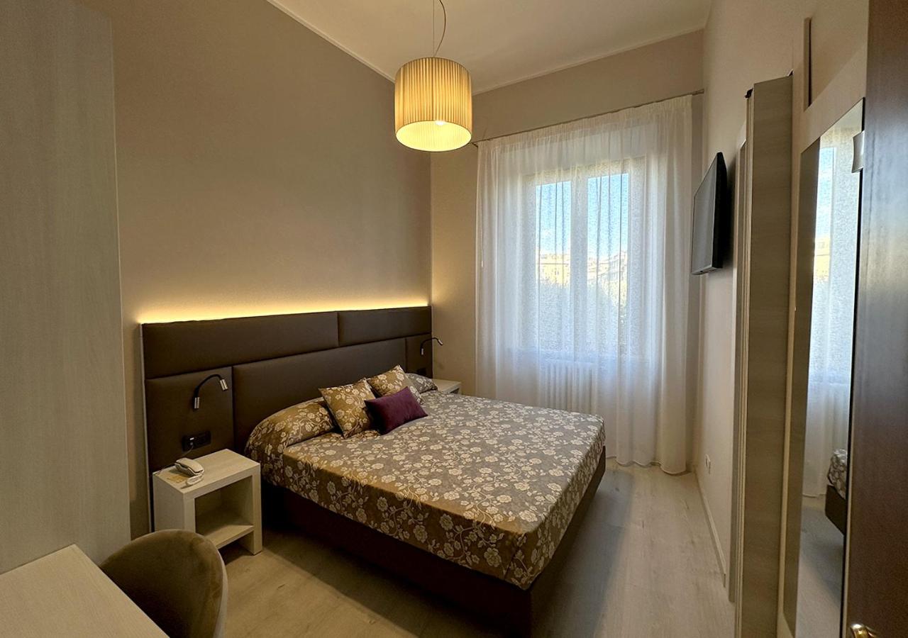 Small Double Room photo 2