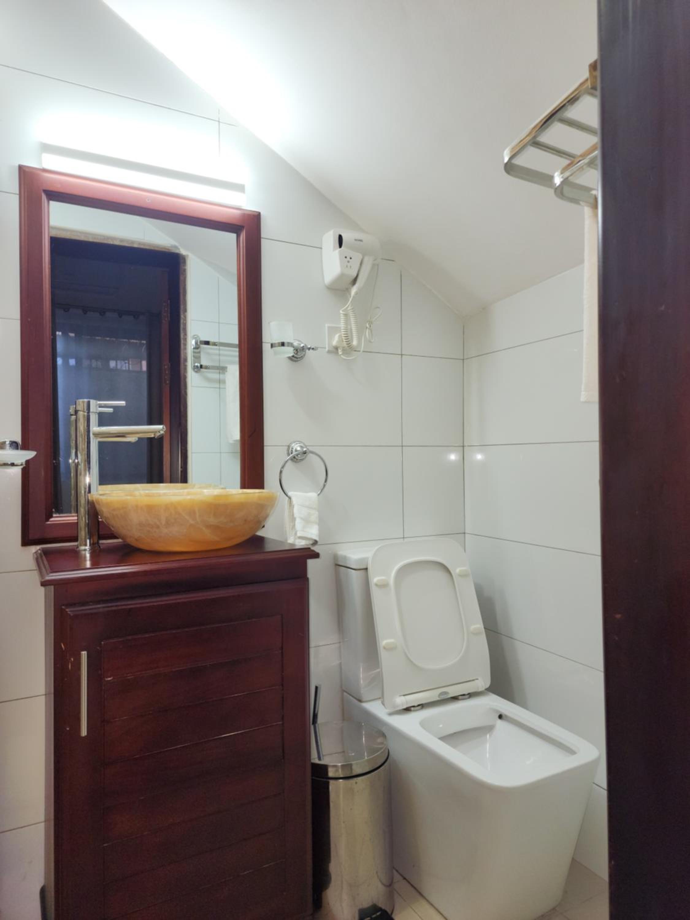 Three-Bedroom Apartment photo 2