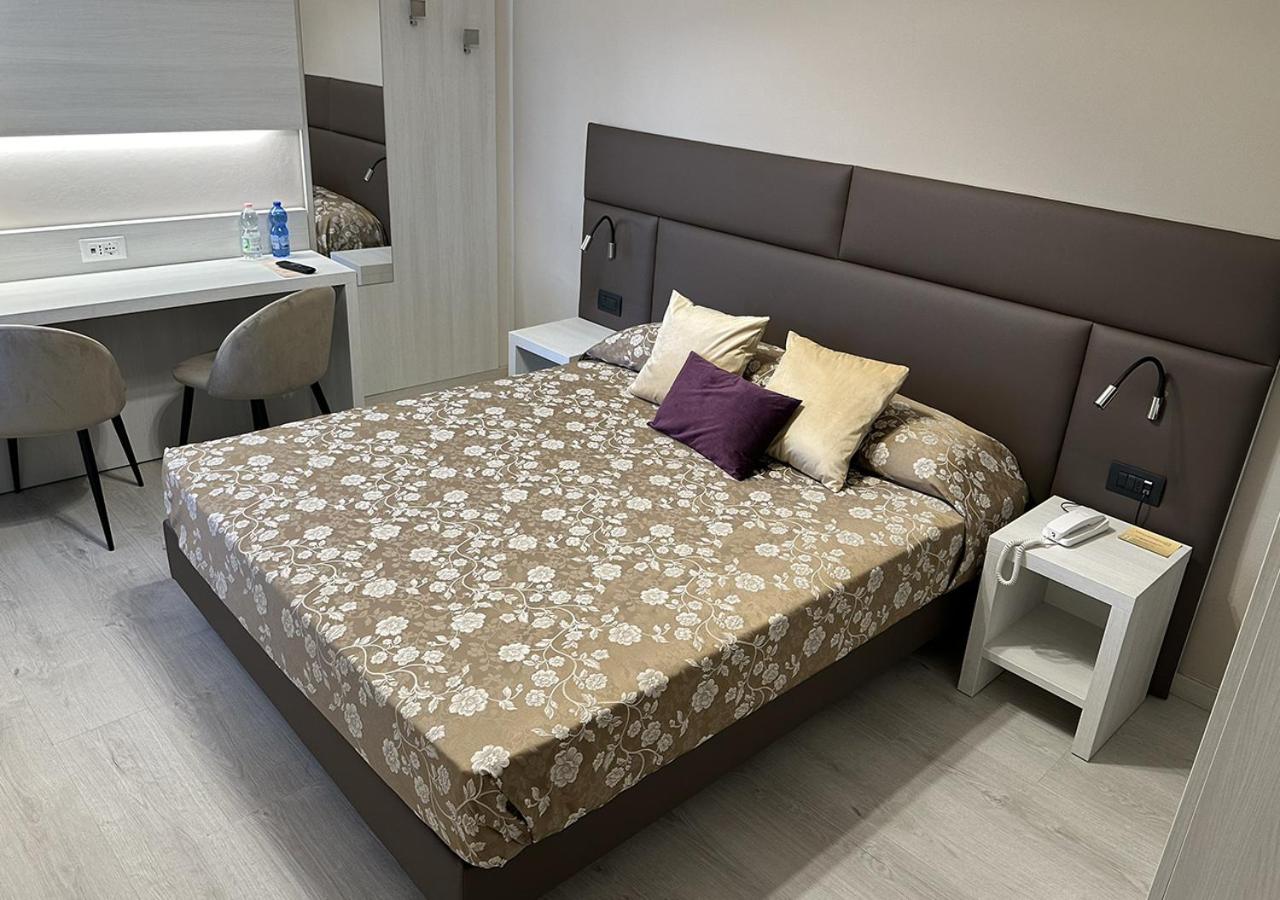 Double Room with Private Bathroom photo 3