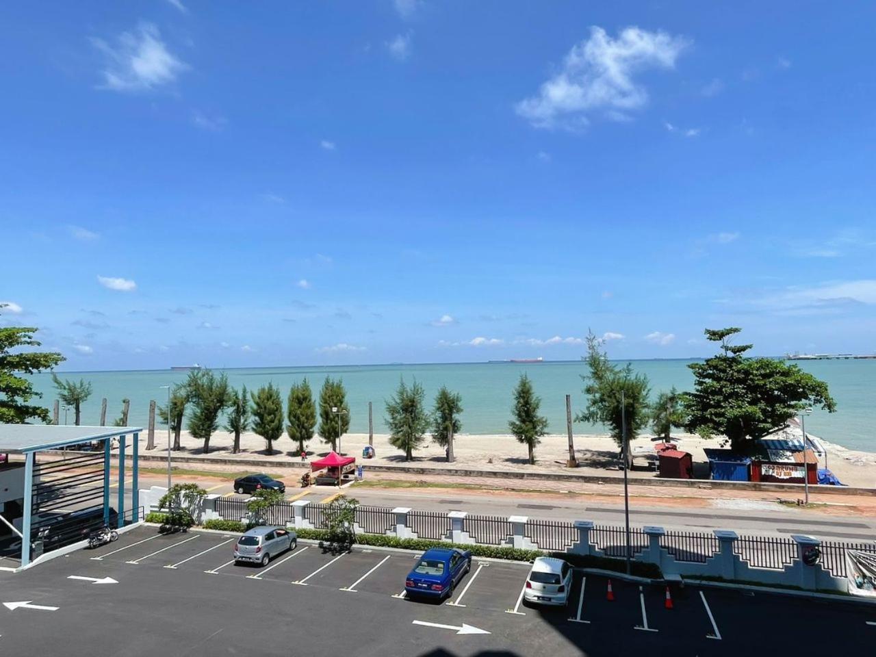 Apartment with Sea View photo 2