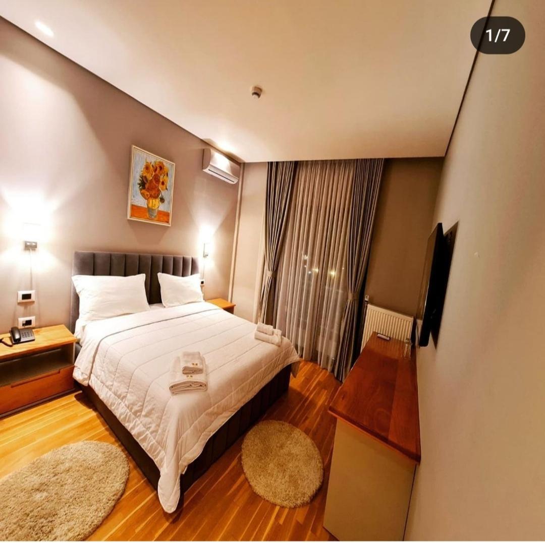 Deluxe King Room photo 3