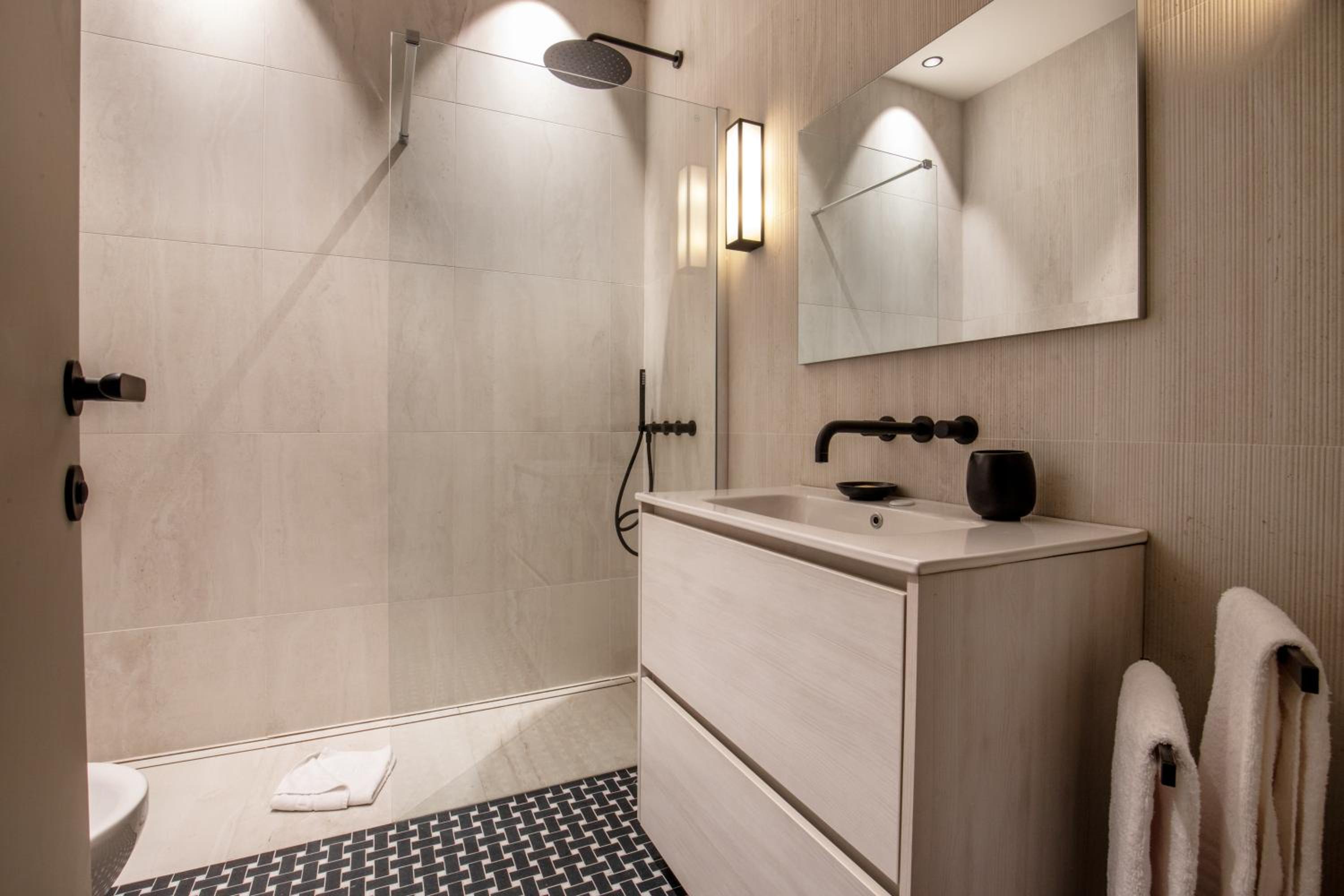 Standard Double Room - Via del Corso 81 thumbnail 6