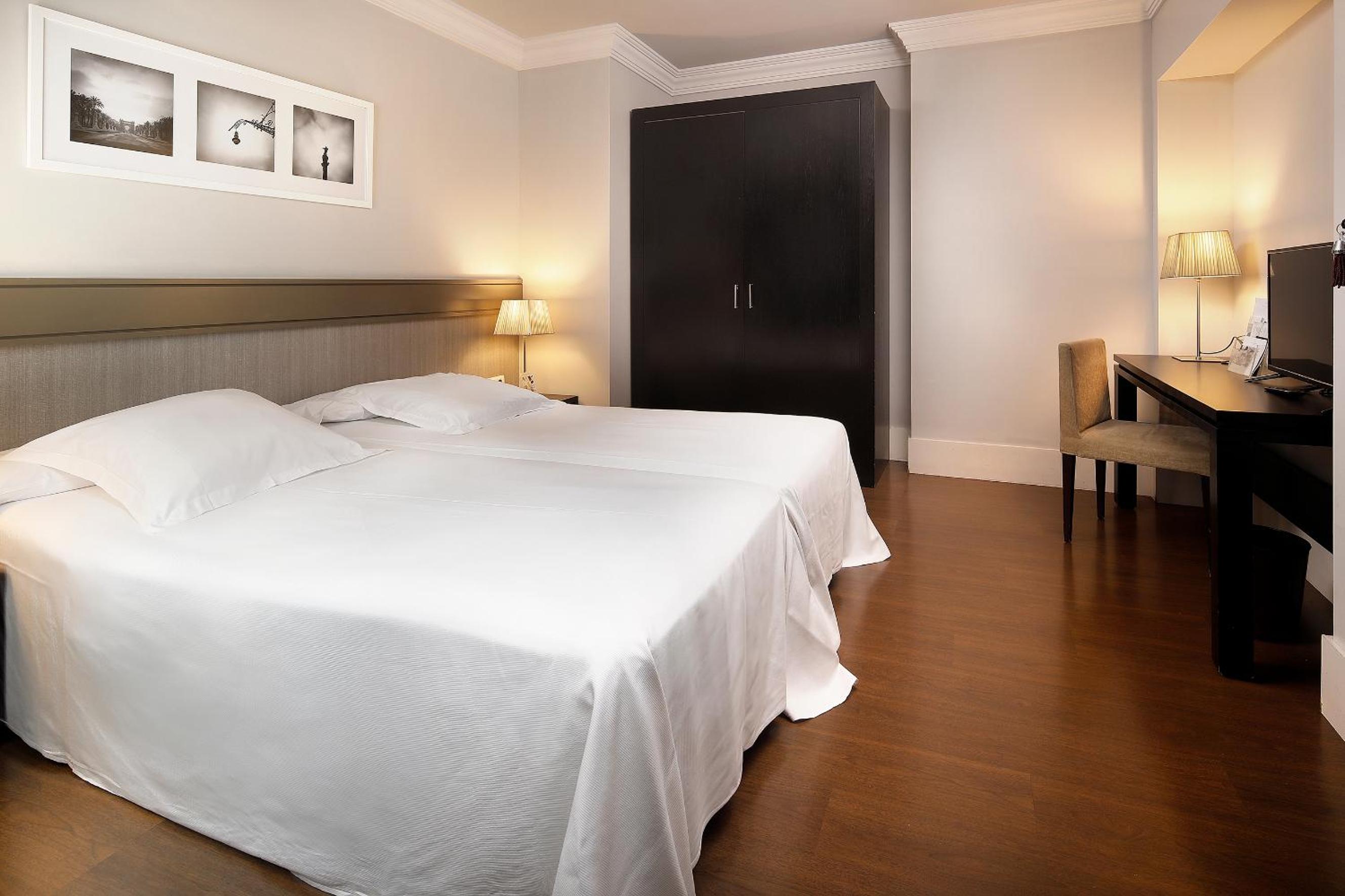 Basic Double Room (1 or 2 beds) photo 2