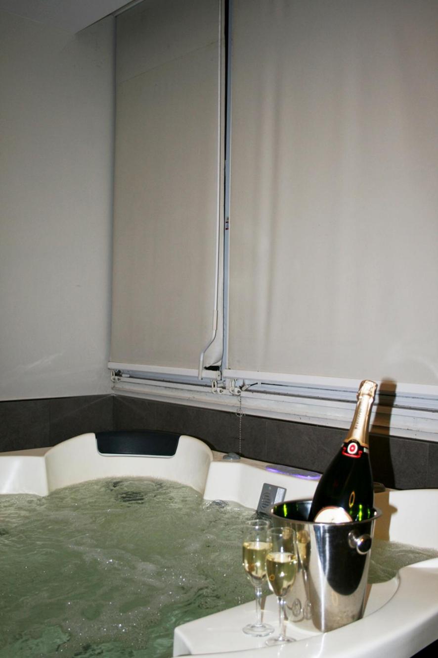 Deluxe King Room with Spa Bath (Turchese) - Photo 3