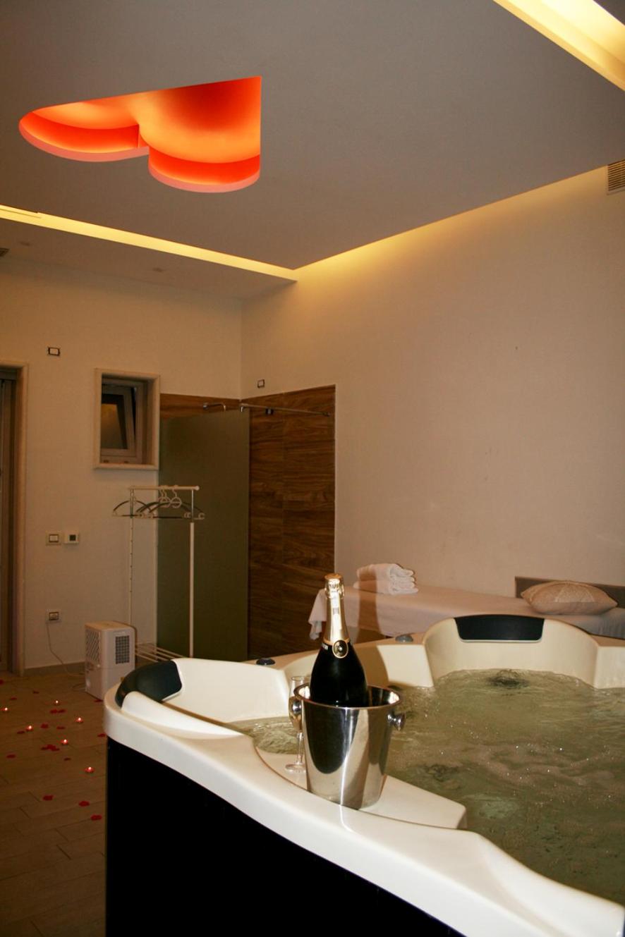 Deluxe King Room with Spa Bath (Turchese) - Photo 4