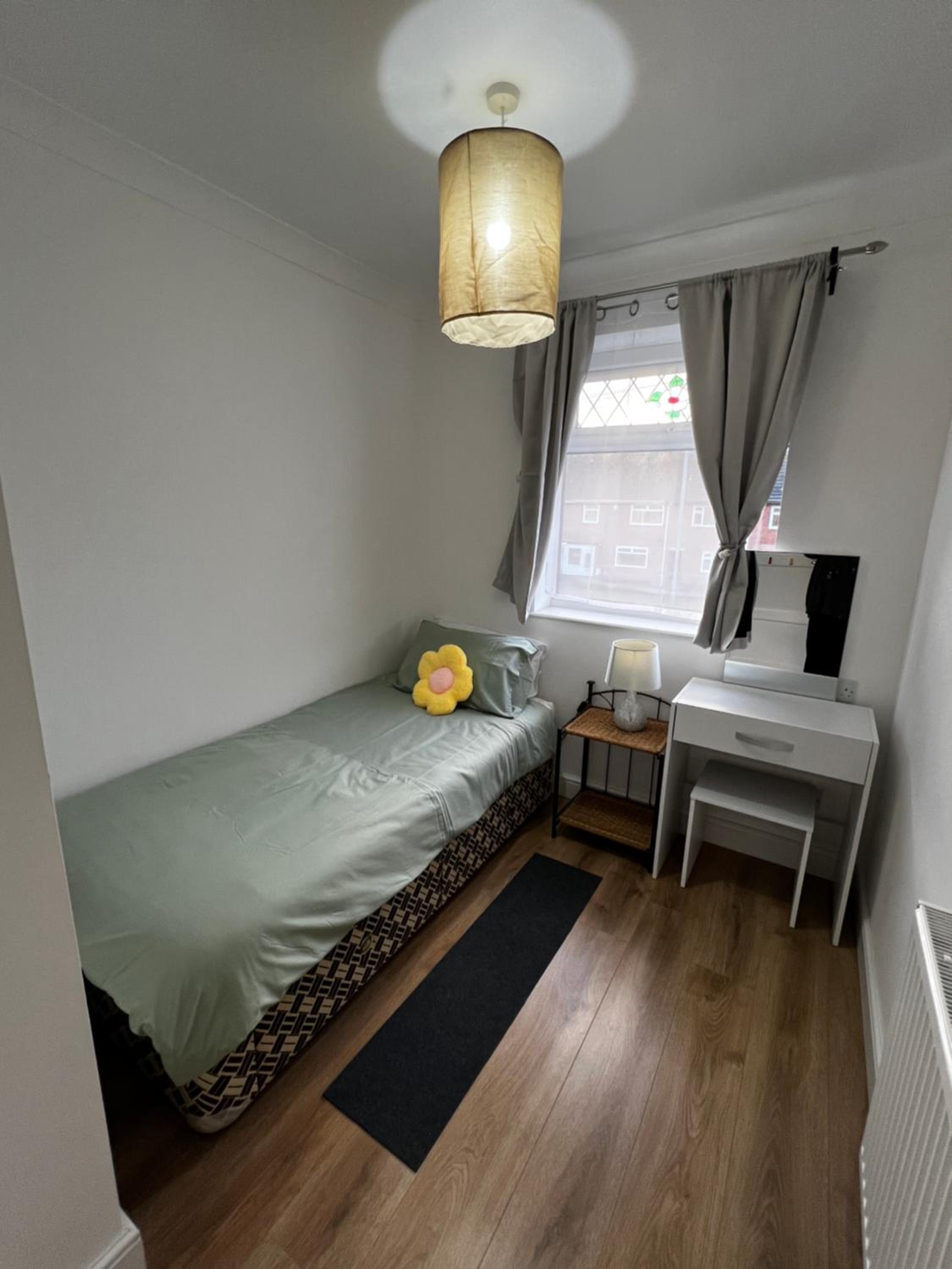 Three-Bedroom House photo 2