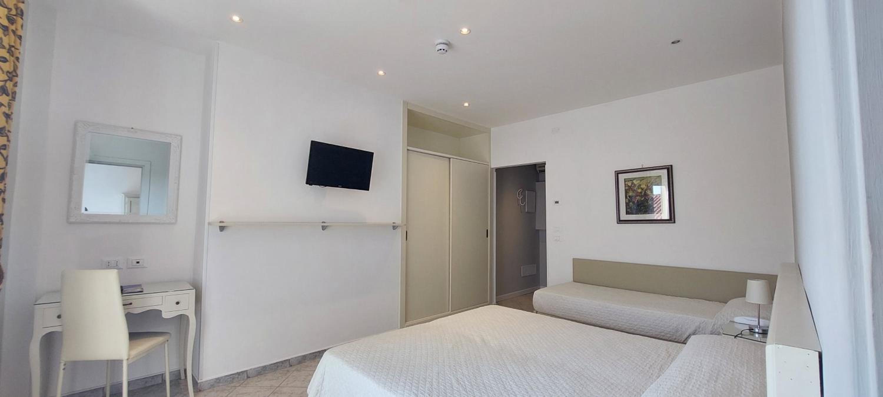 Standard Family Room - Photo 4