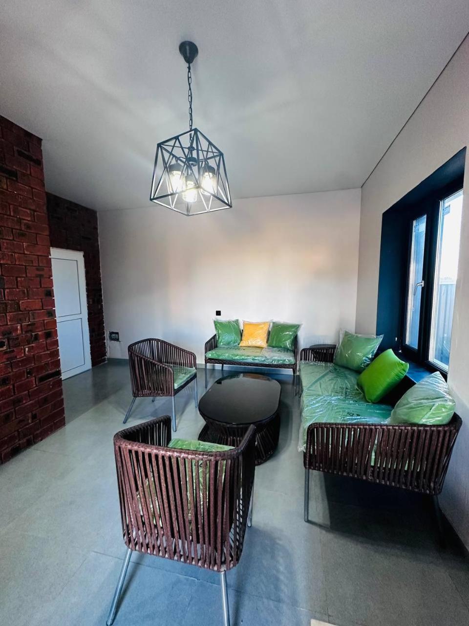 One-Bedroom House photo 1