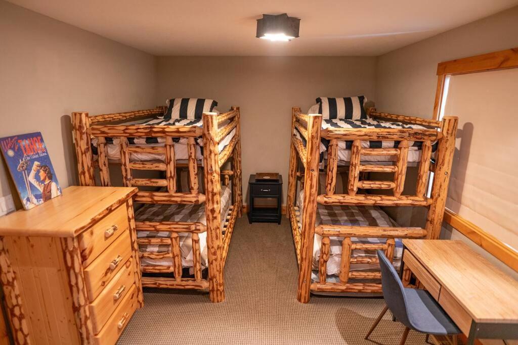 Four-Bedroom House photo 1