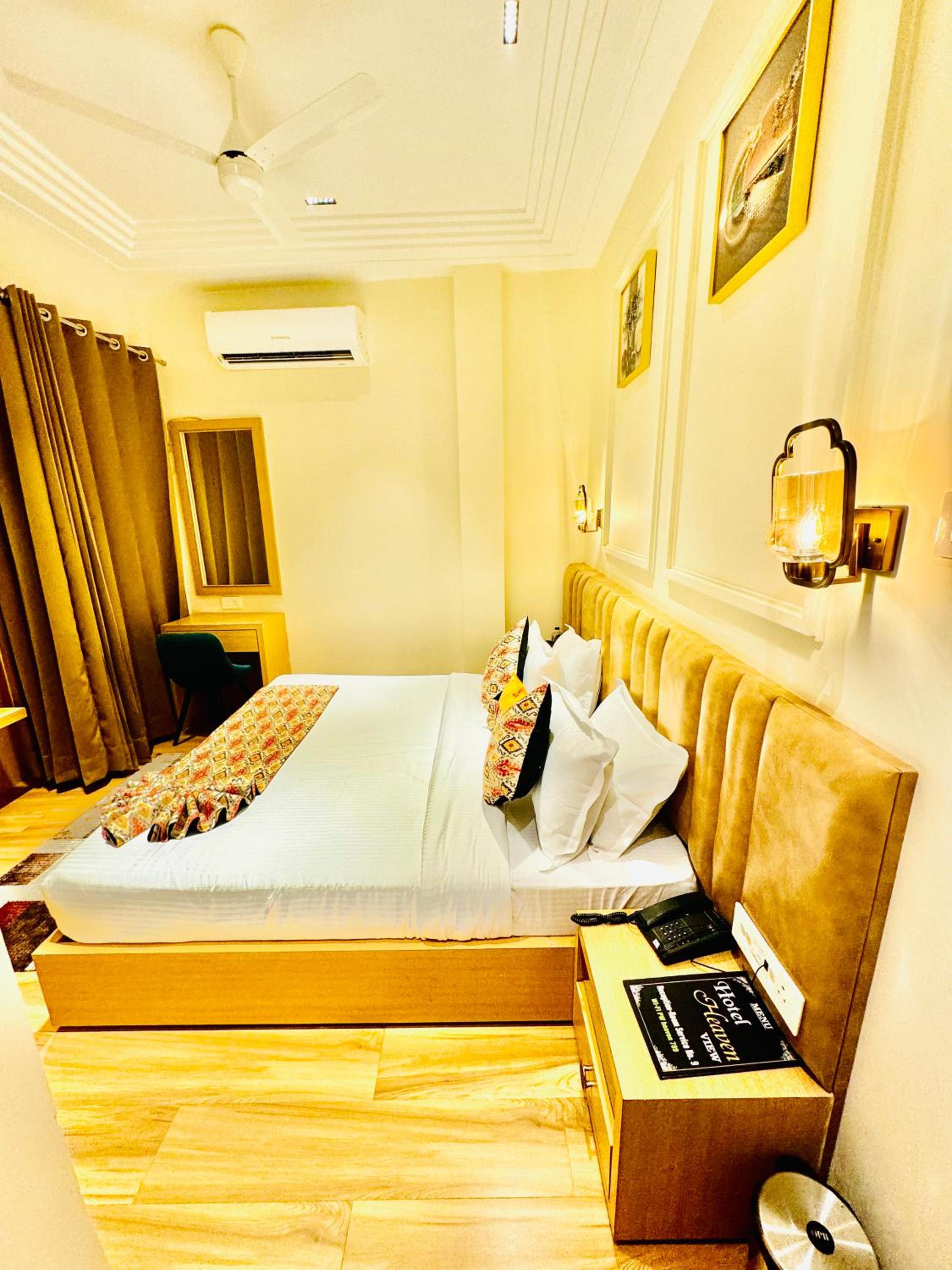 Deluxe Queen Suite