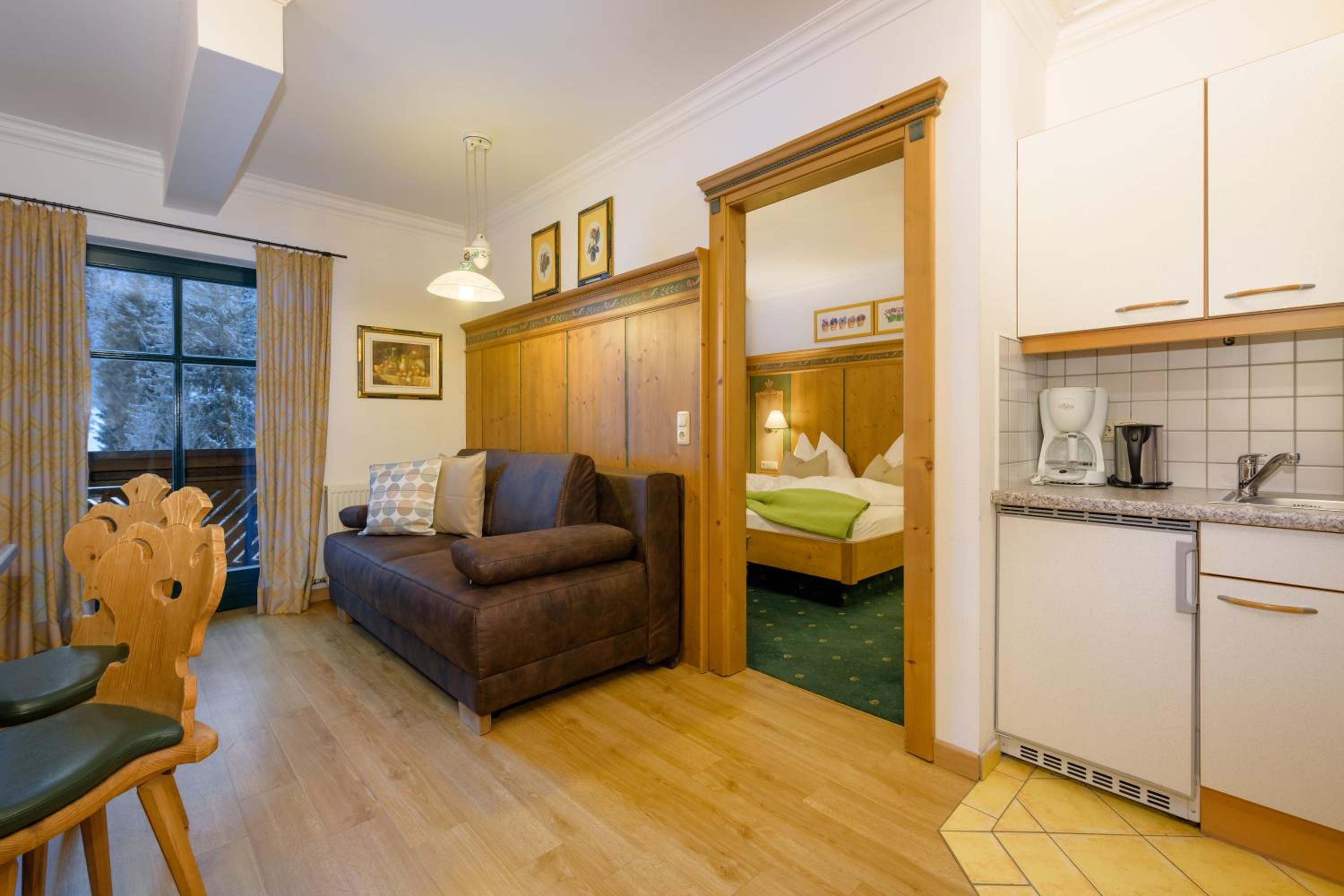 One-Bedroom Apartment photo 1
