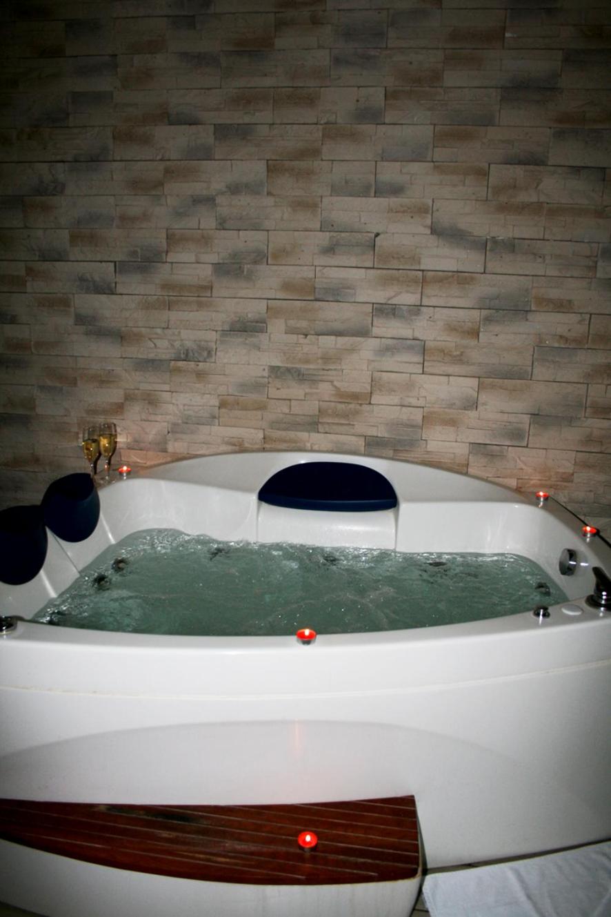 Suite with Hot Tub (Acquamarina) photo 2