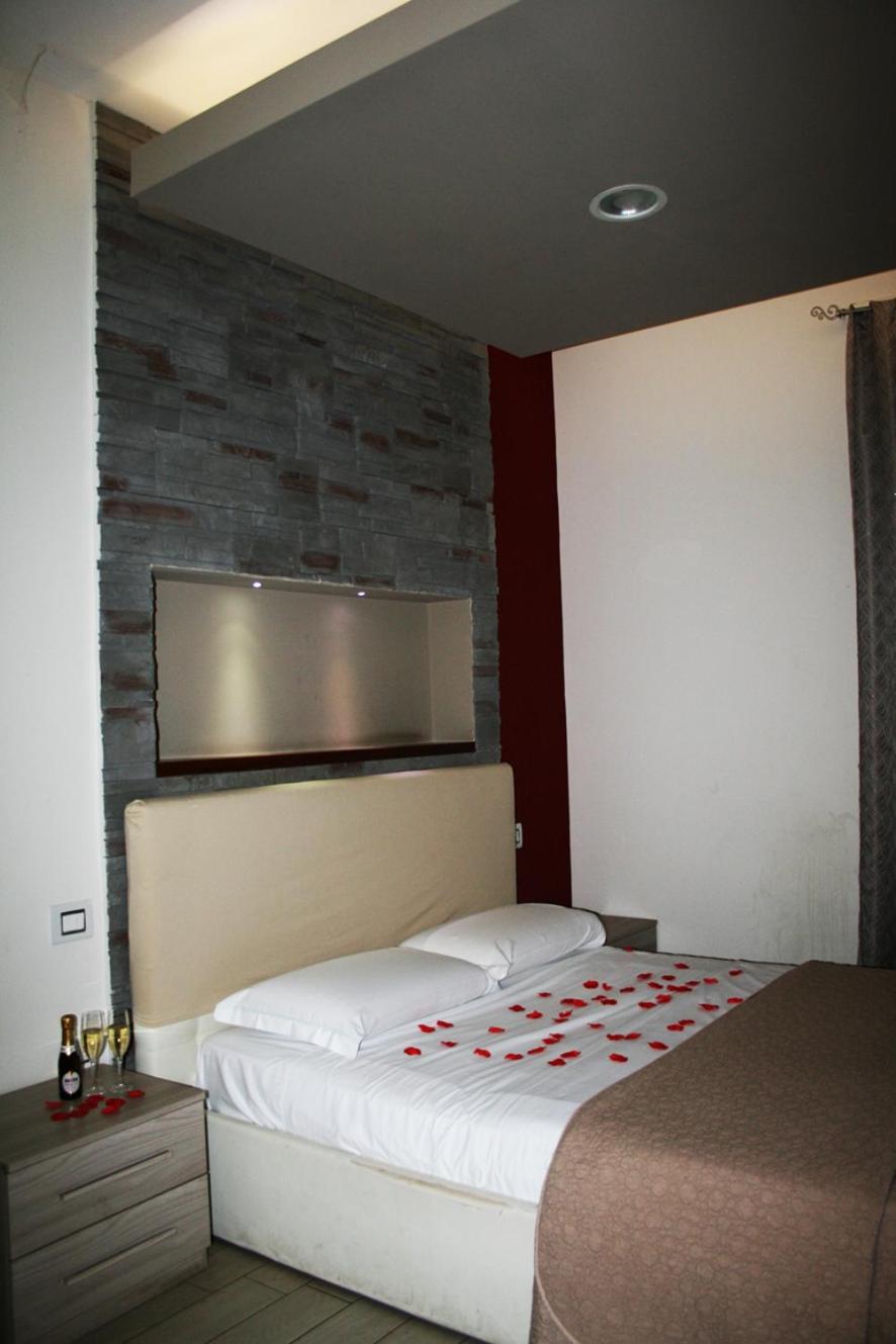 Small Double Room - Photo 1