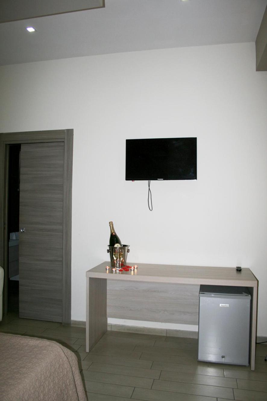 Small Double Room - Photo 3