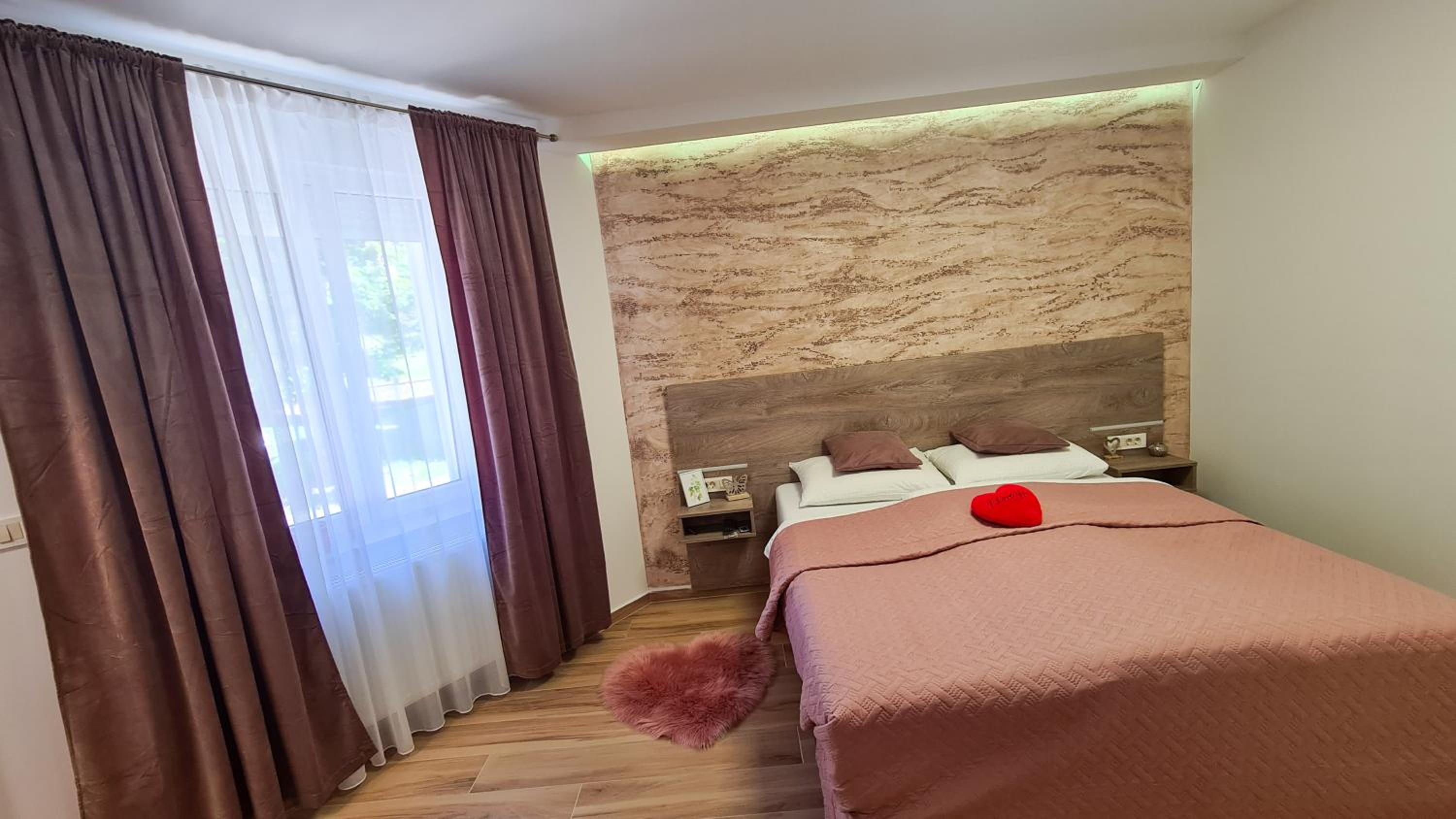 Deluxe Double Or Twin Room photo 1