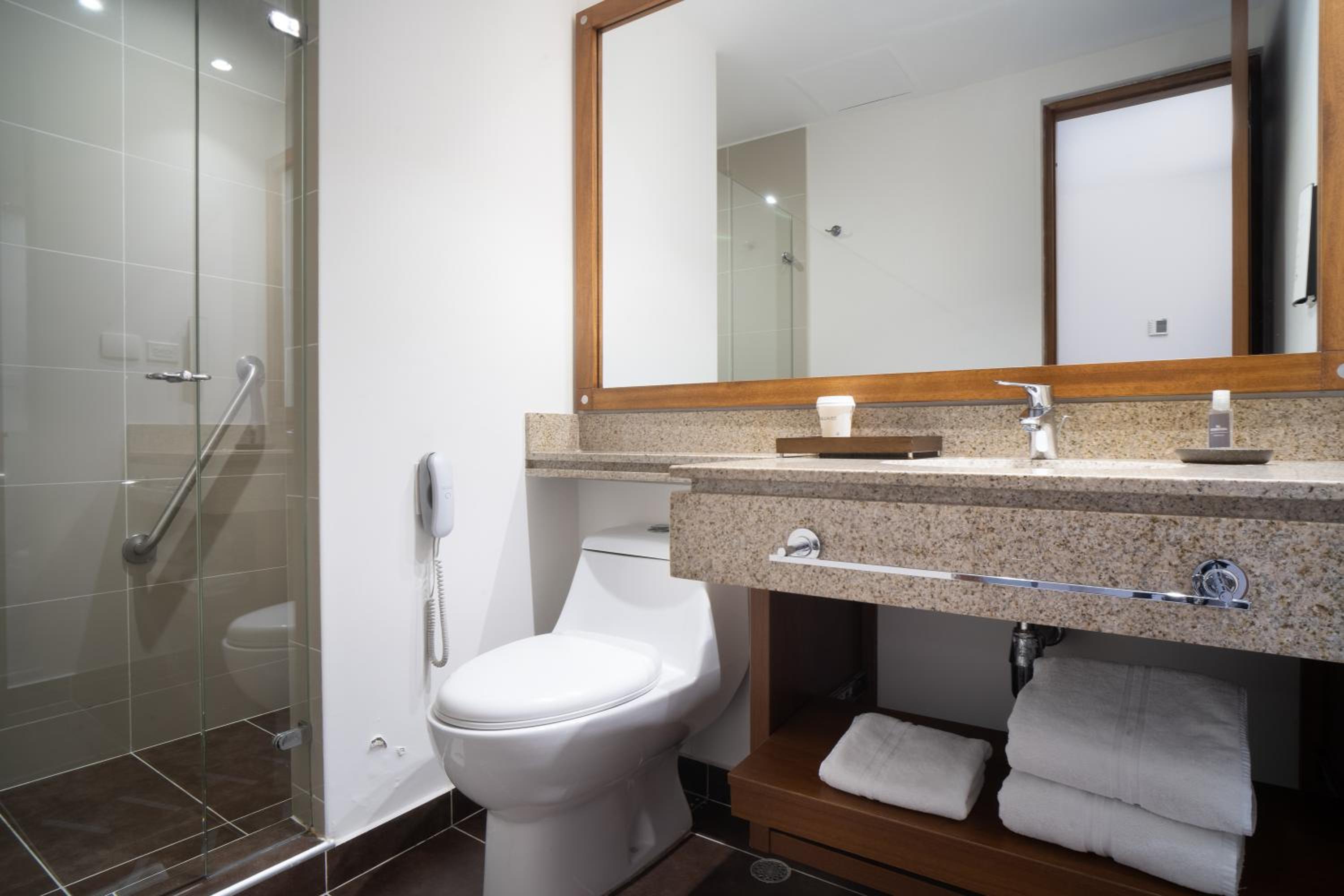 Executive Twin Room - Photo 3