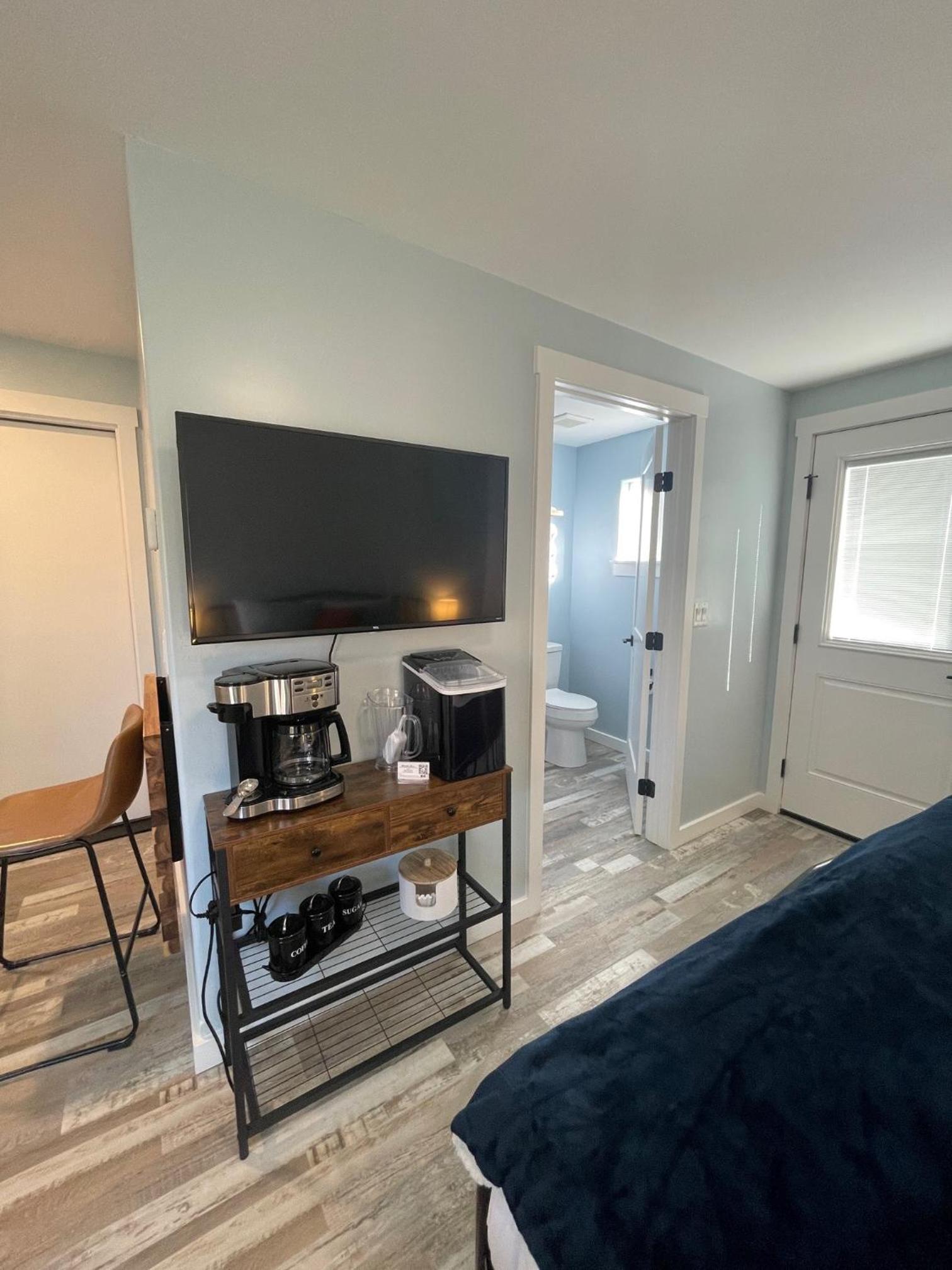Two-Bedroom Suite - Photo 13