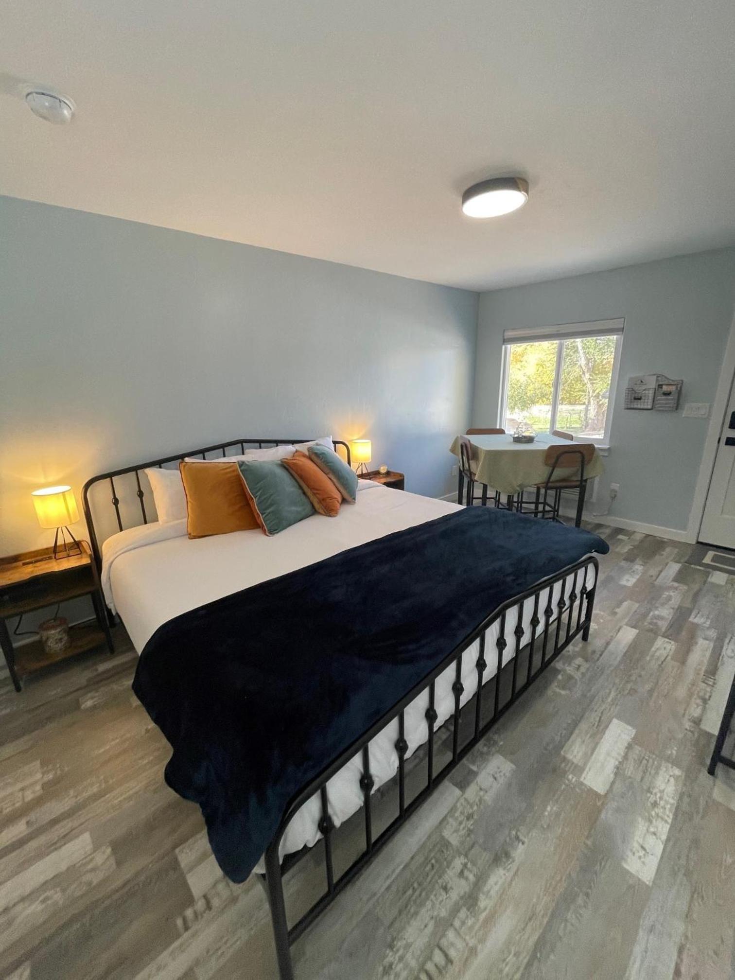 Two-Bedroom Suite - Photo 14