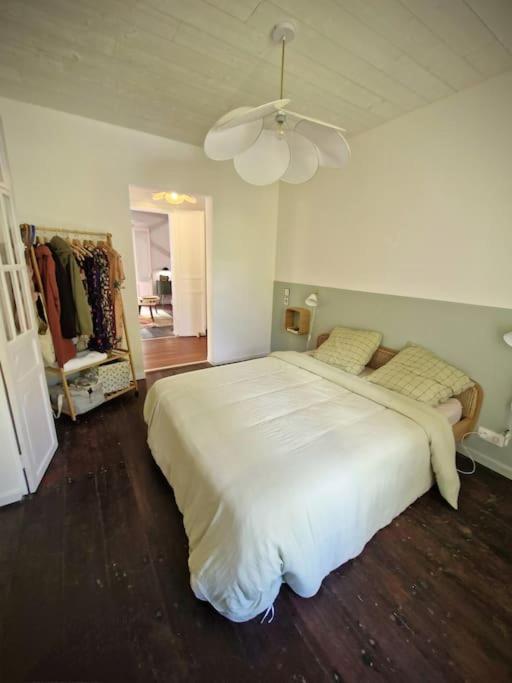 Three-Bedroom House photo 3