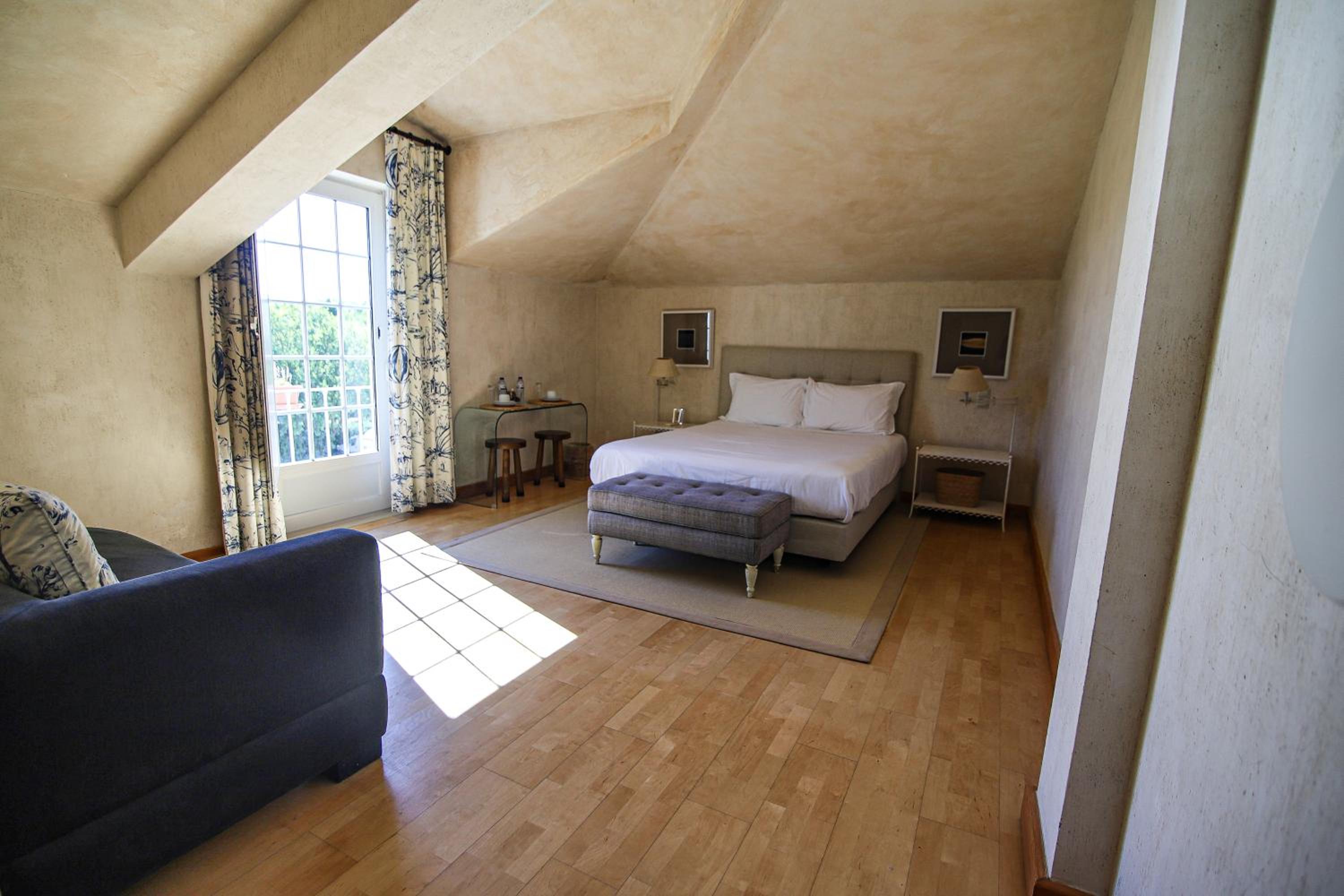 Deluxe Room - Photo 3