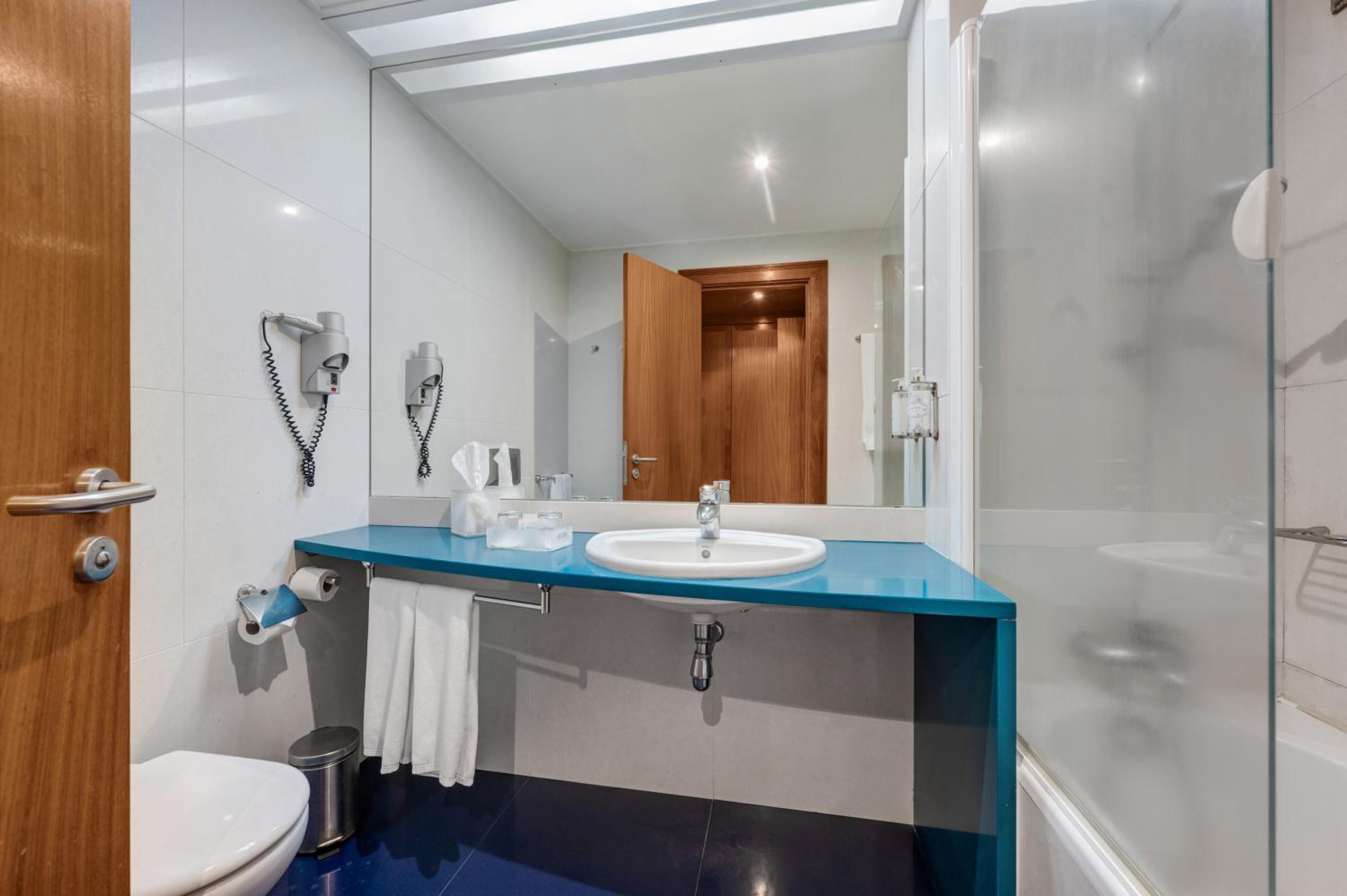 Double Room with Garden View - Photo 2