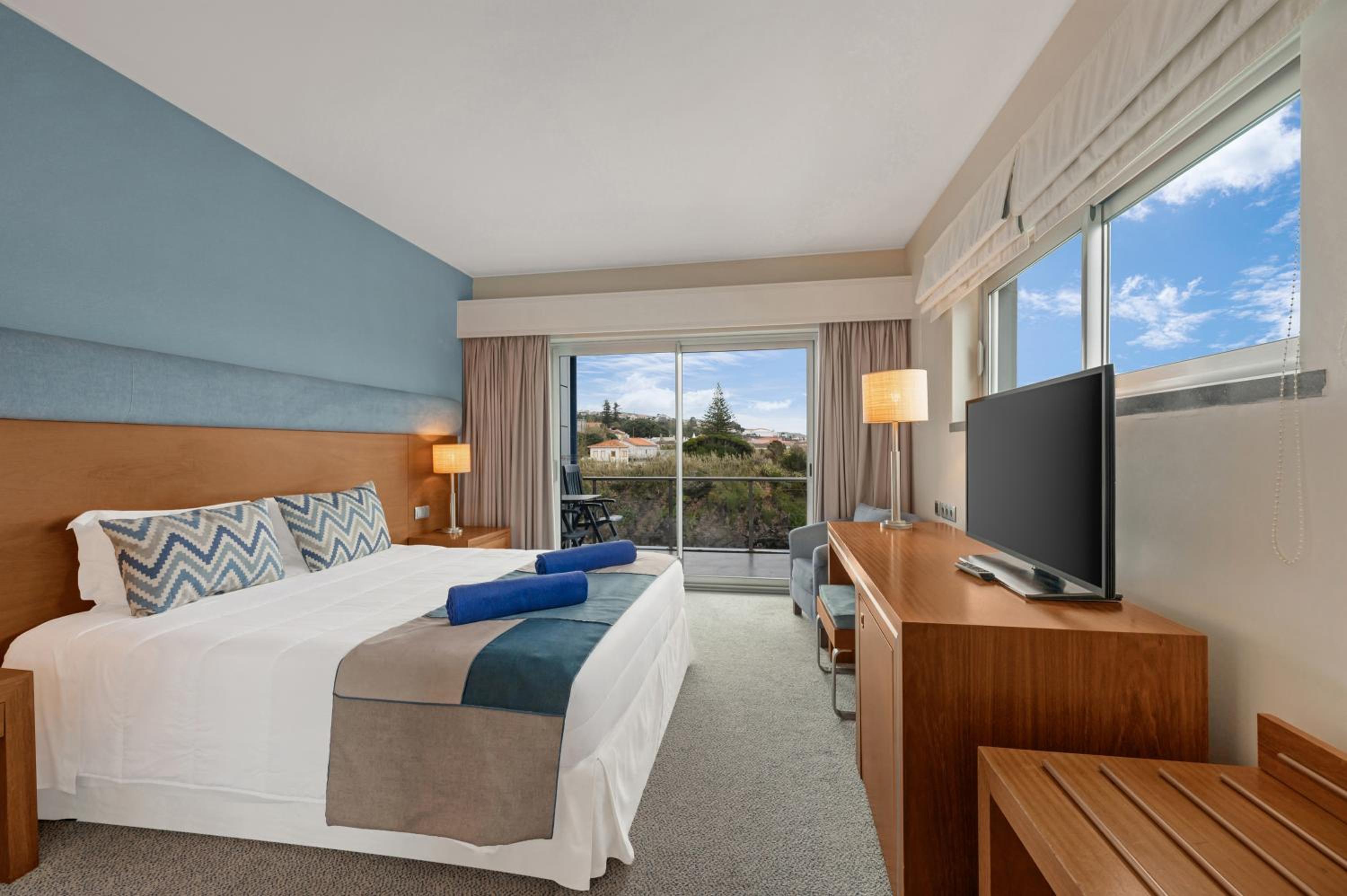 Double Room with Sea View - Photo 4