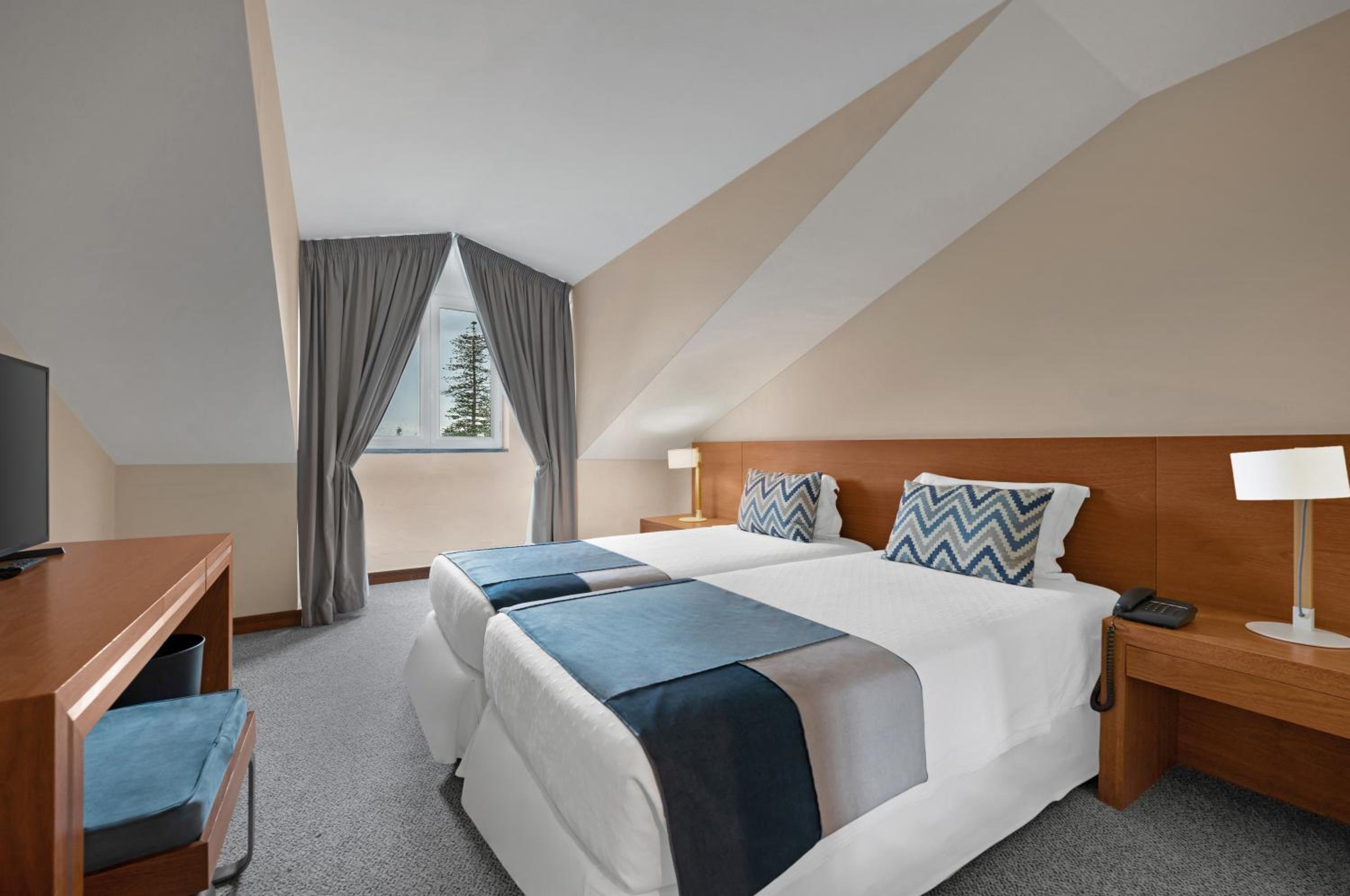 Twin Family Suite with Sea View - Photo 1