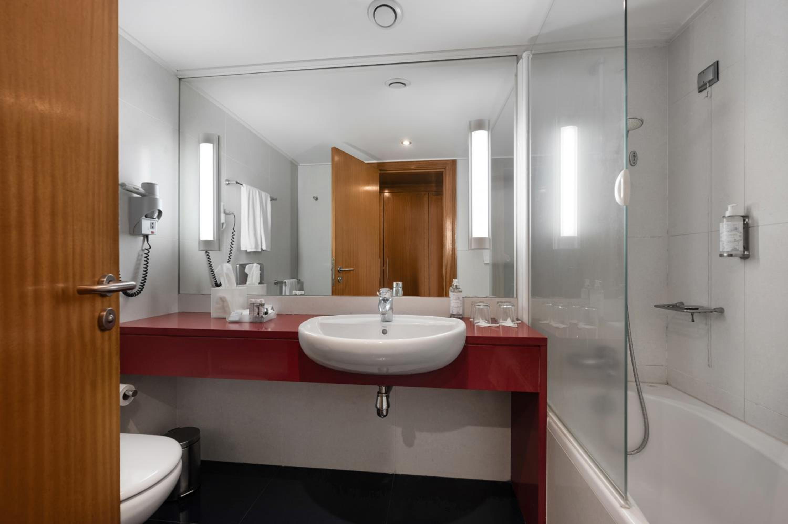 Twin Family Suite with Sea View - Photo 2