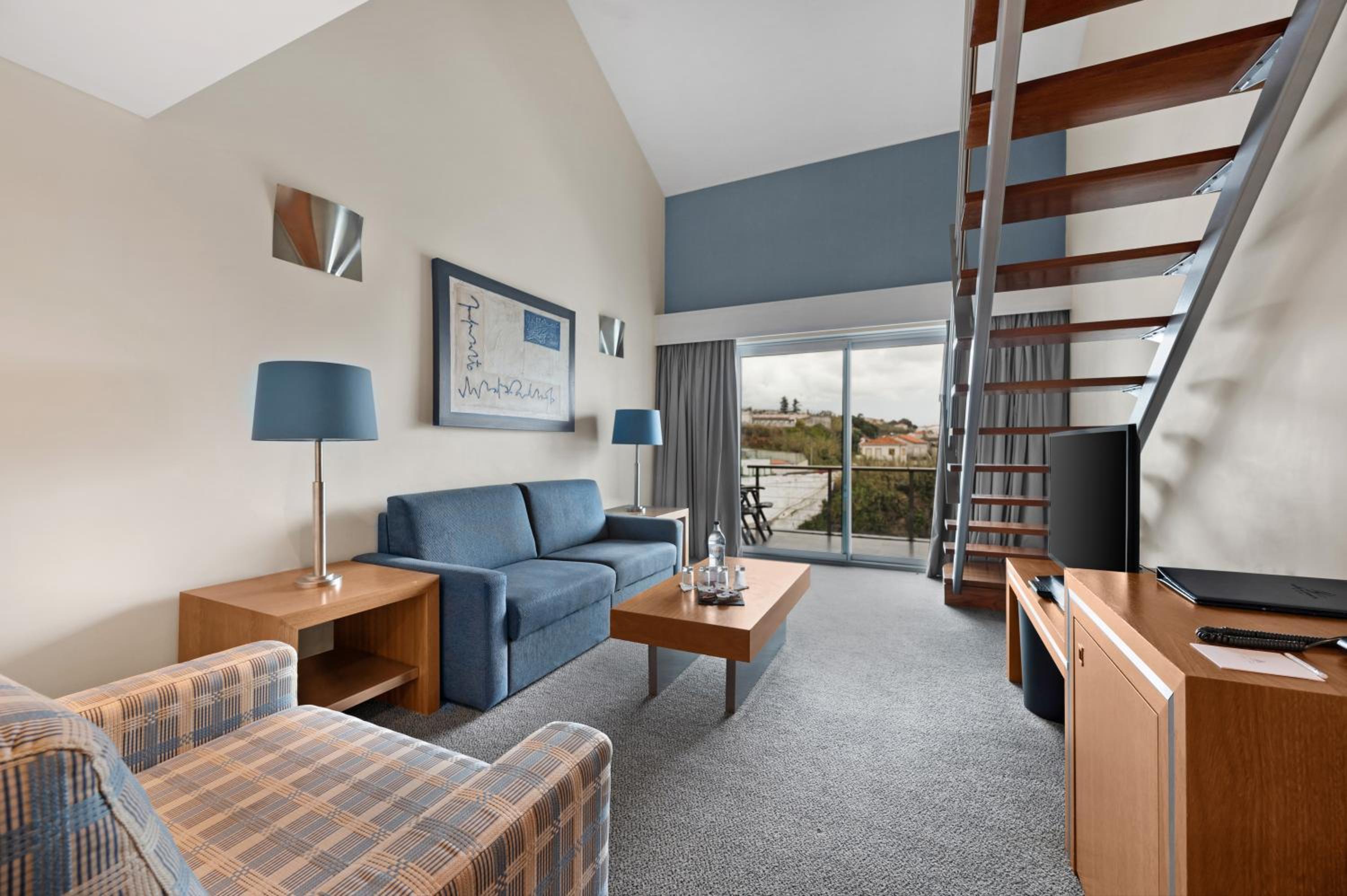 Twin Family Suite with Sea View - Photo 9