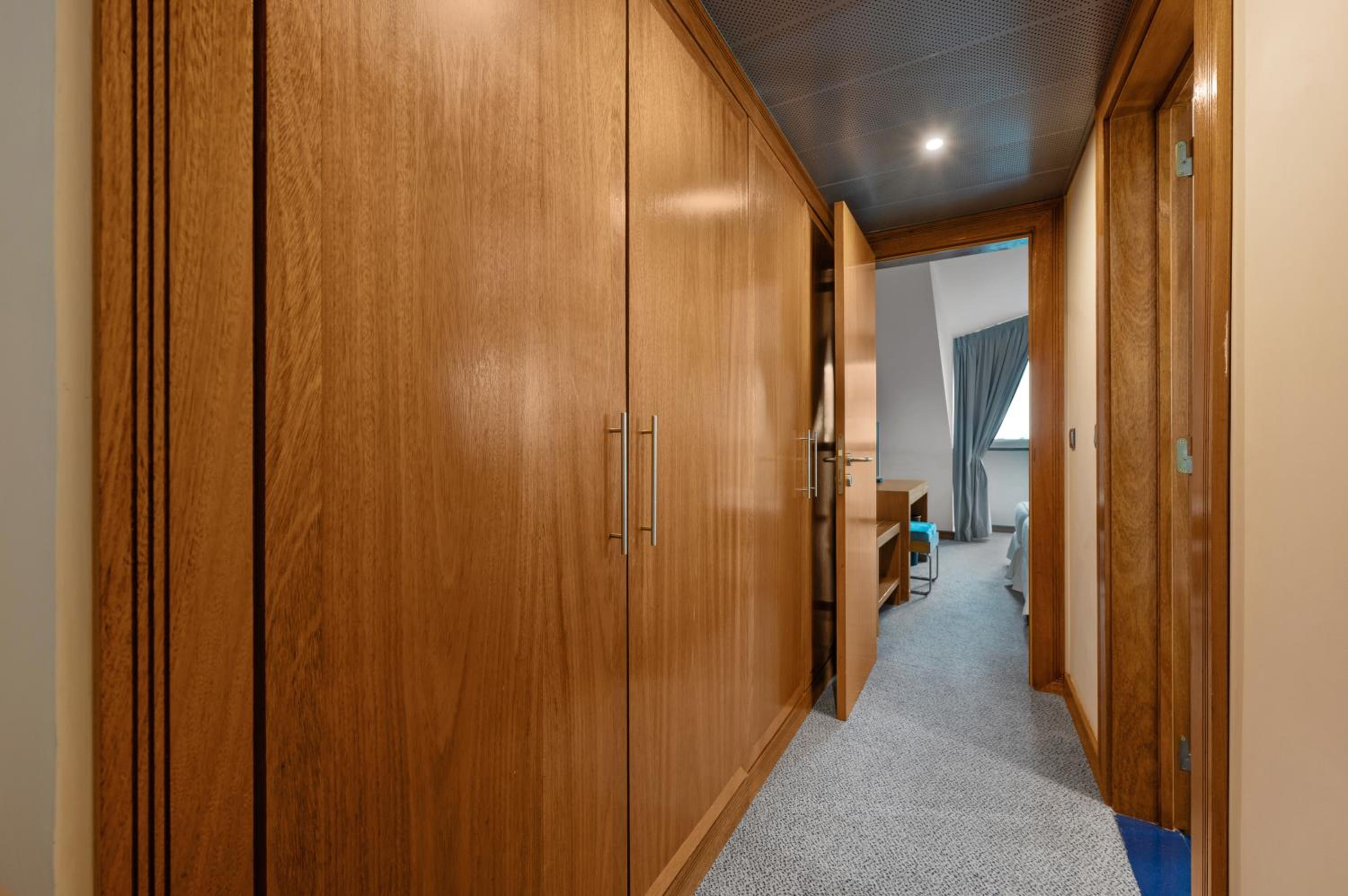 Twin Family Suite with Sea View - Photo 6