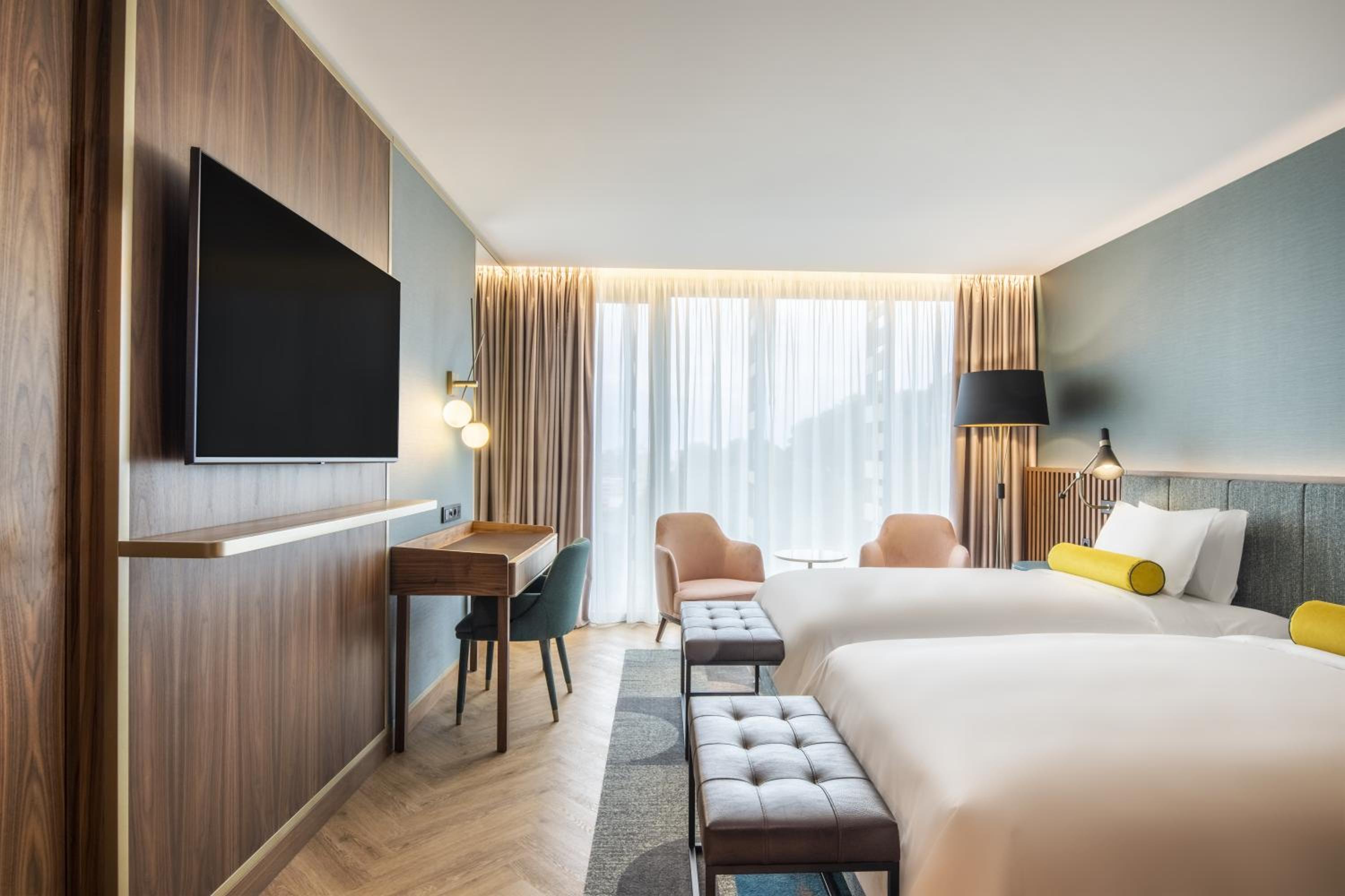 Executive Twin Room - Photo 2