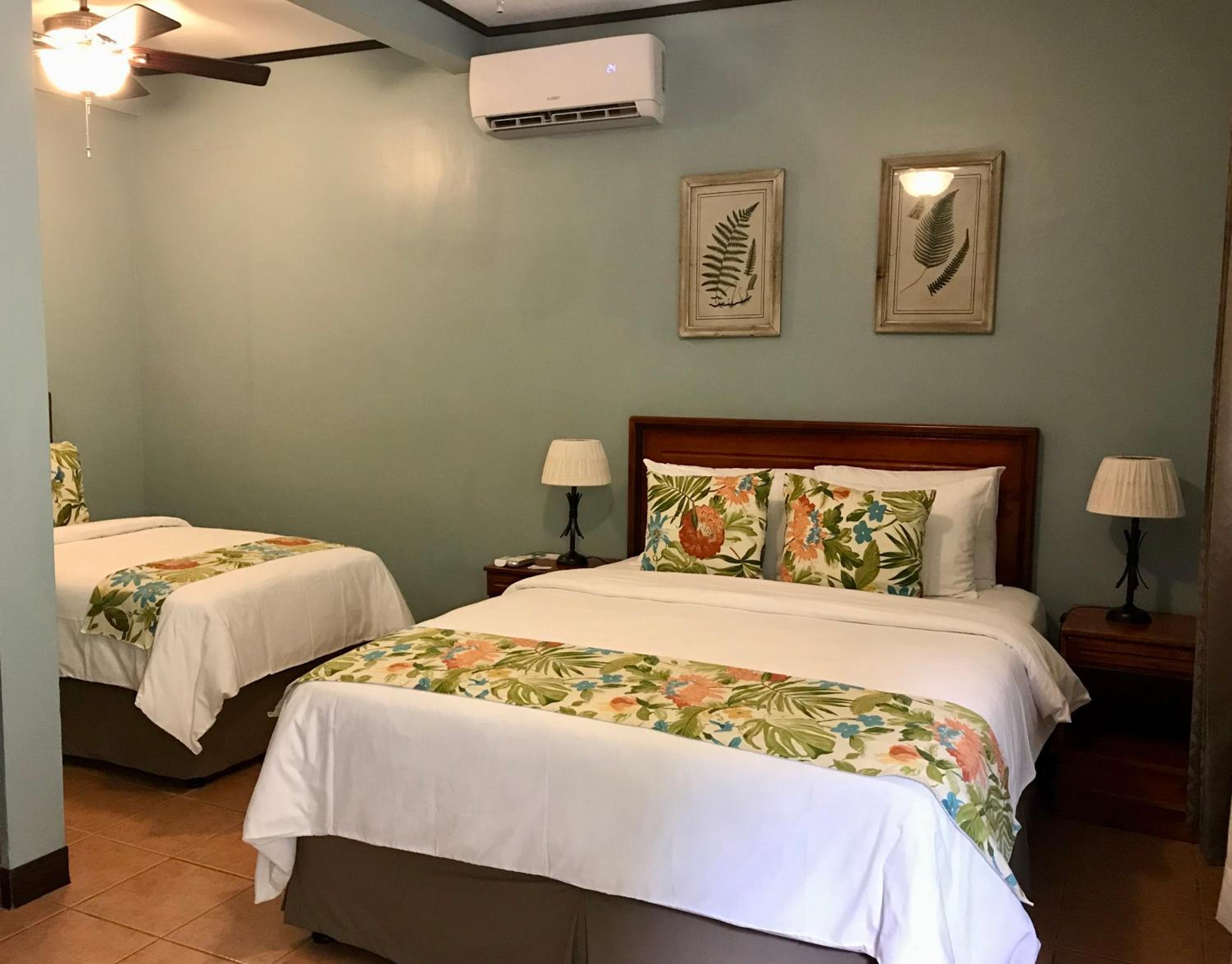 Standard Triple Room with Garden View photo 3