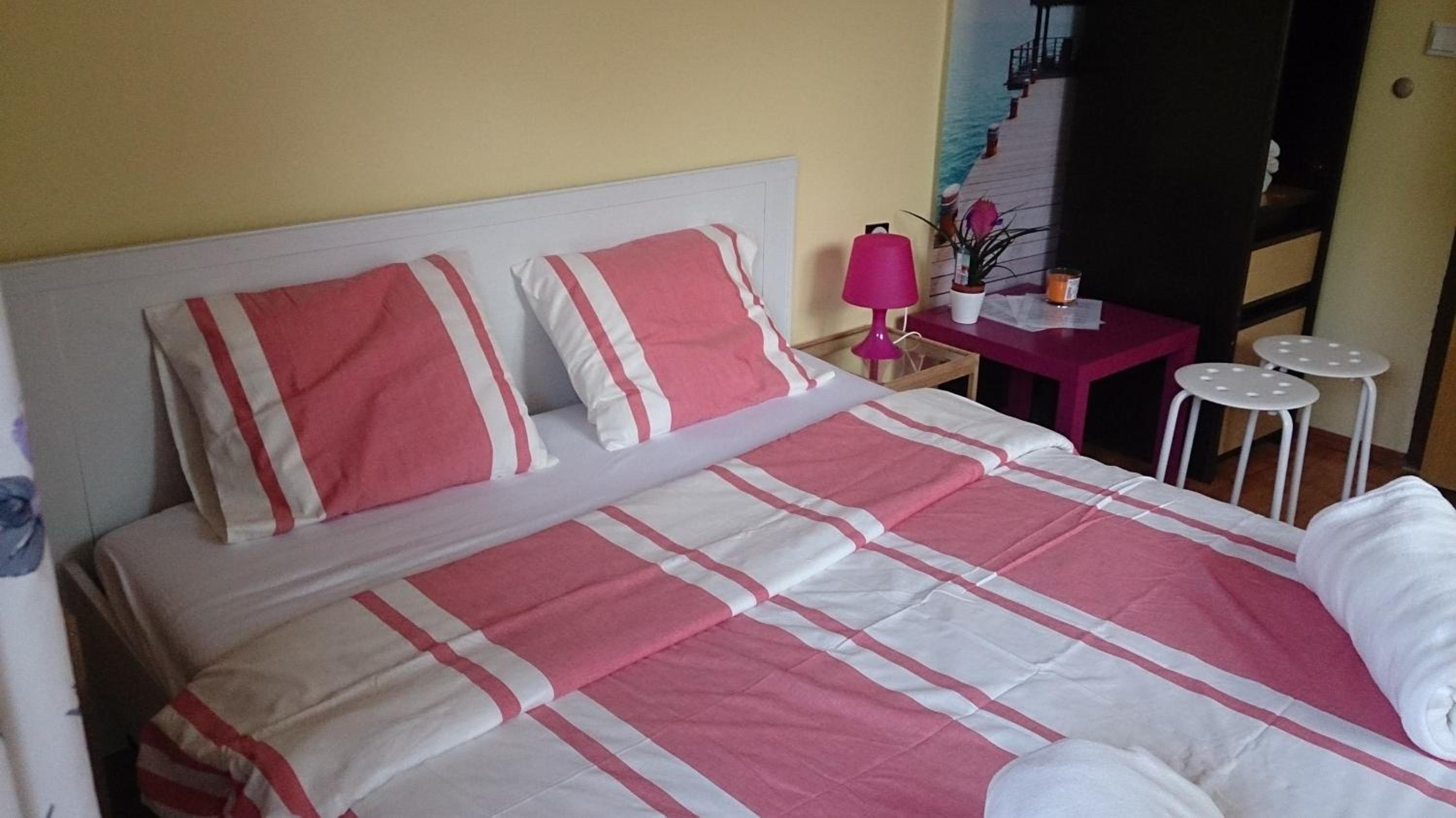 Deluxe Double or Twin Room - Photo 10