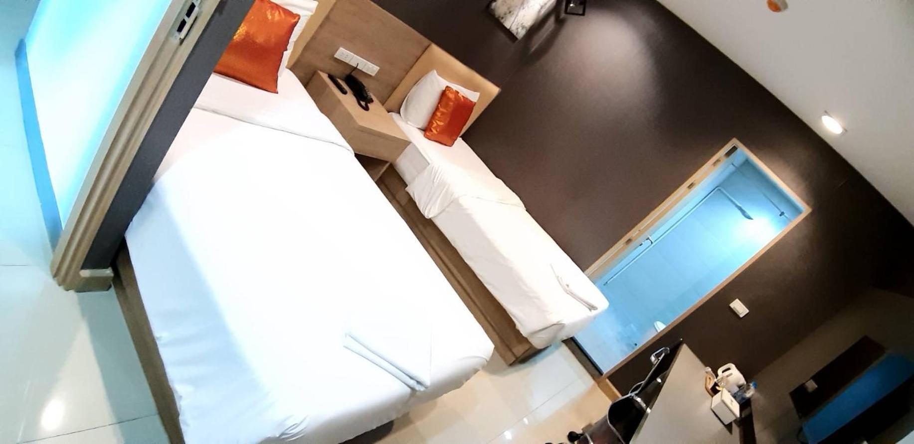 Superior Twin Room (No Window) photo 3