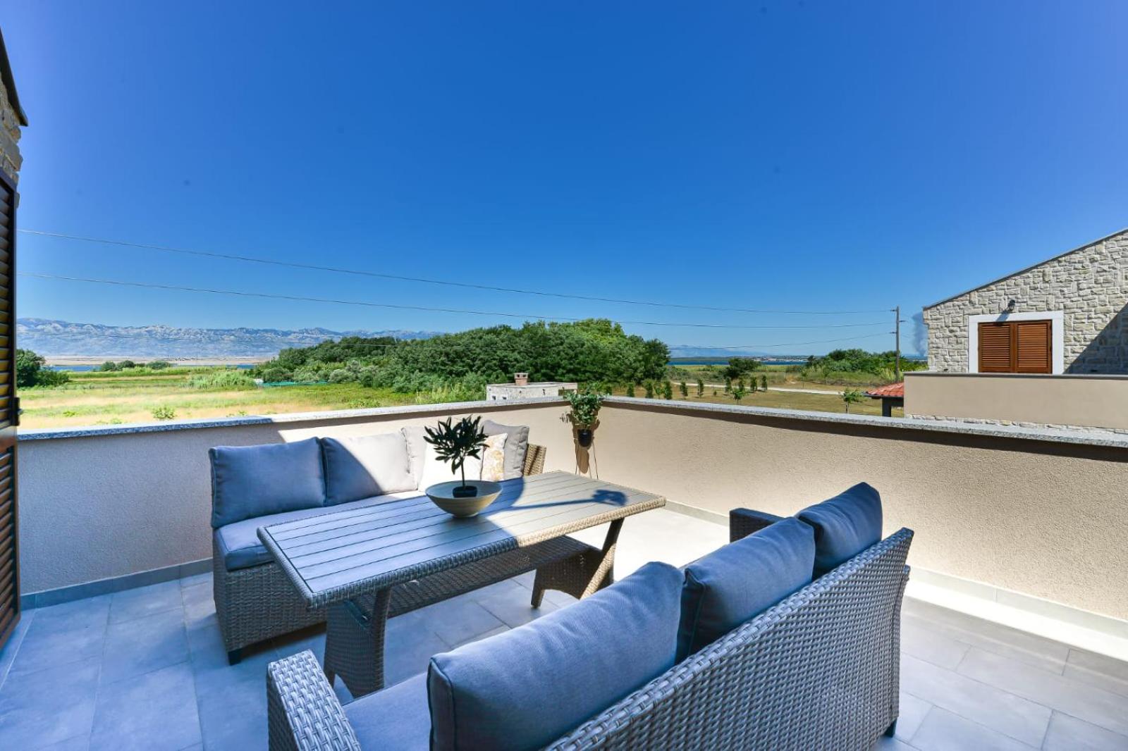 Villa photo 2