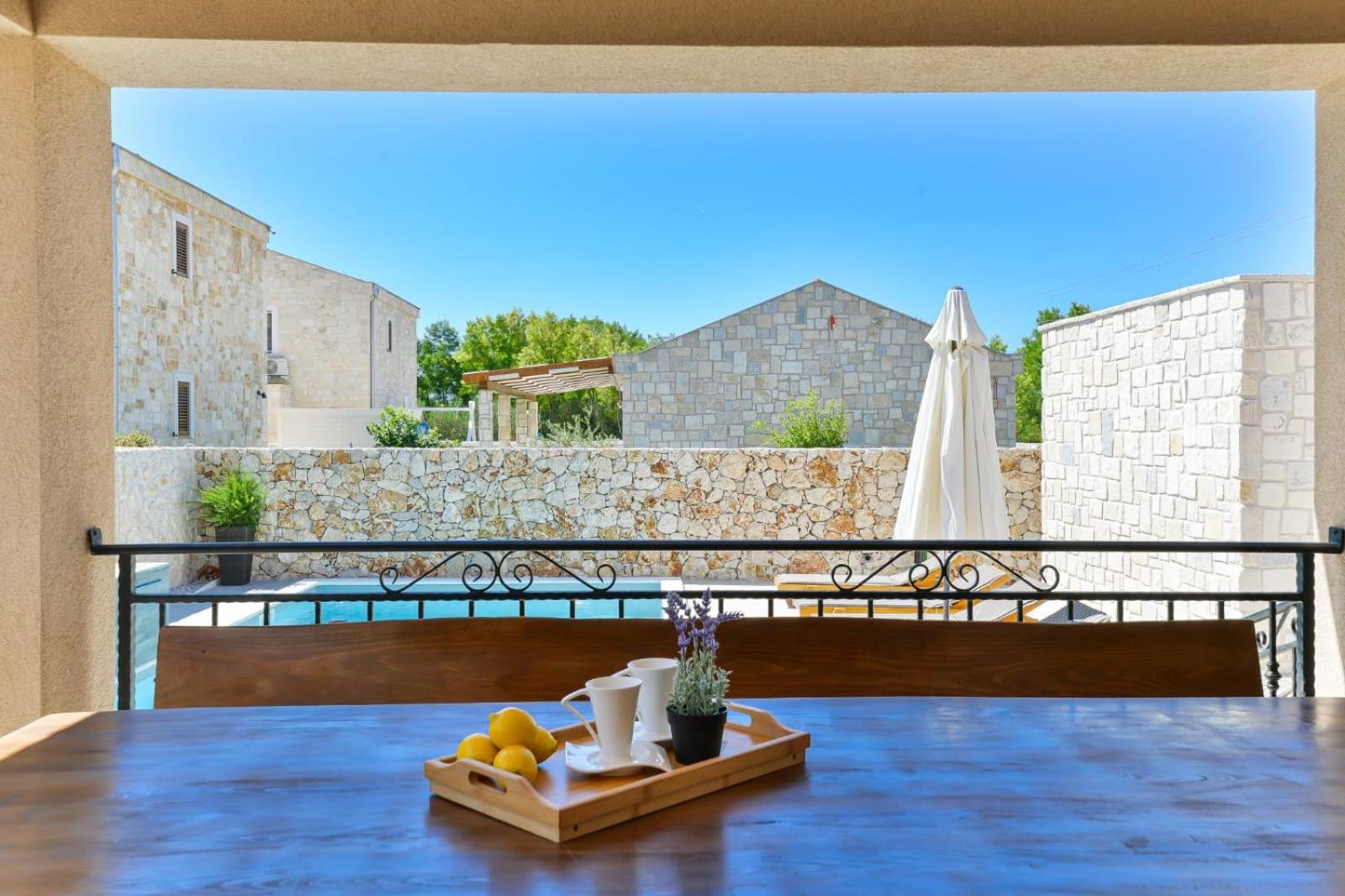 Villa photo 3