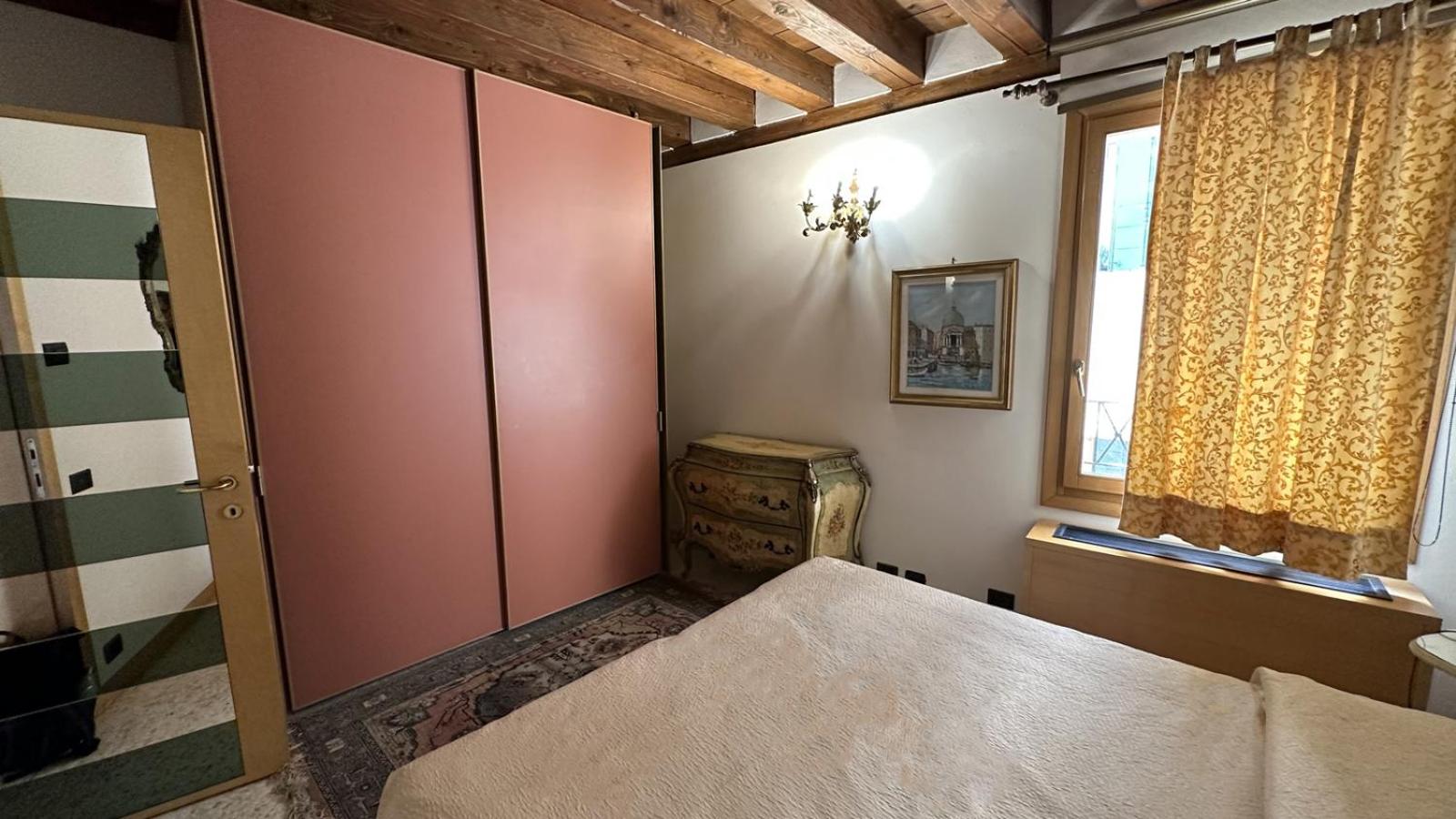 Apartment with Canal View photo 3
