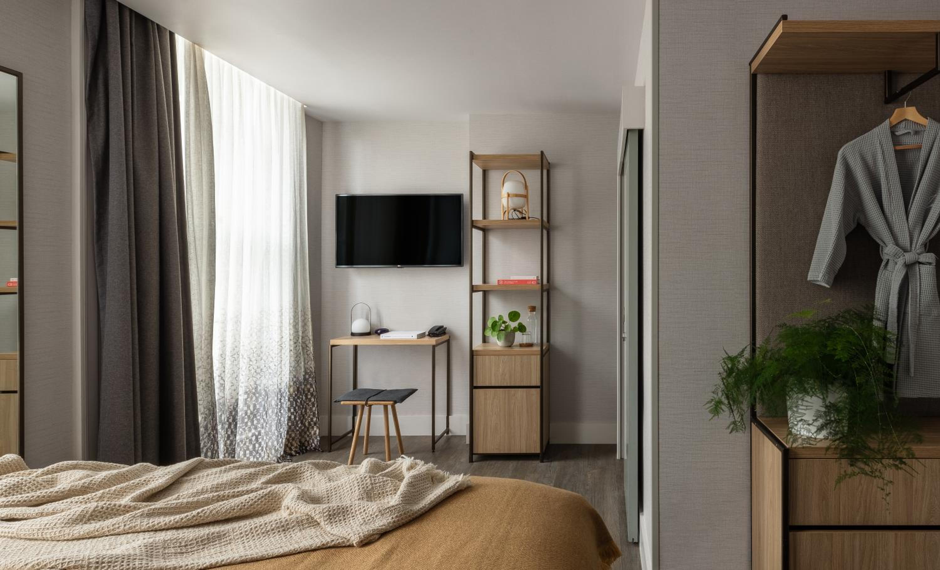 Roomy