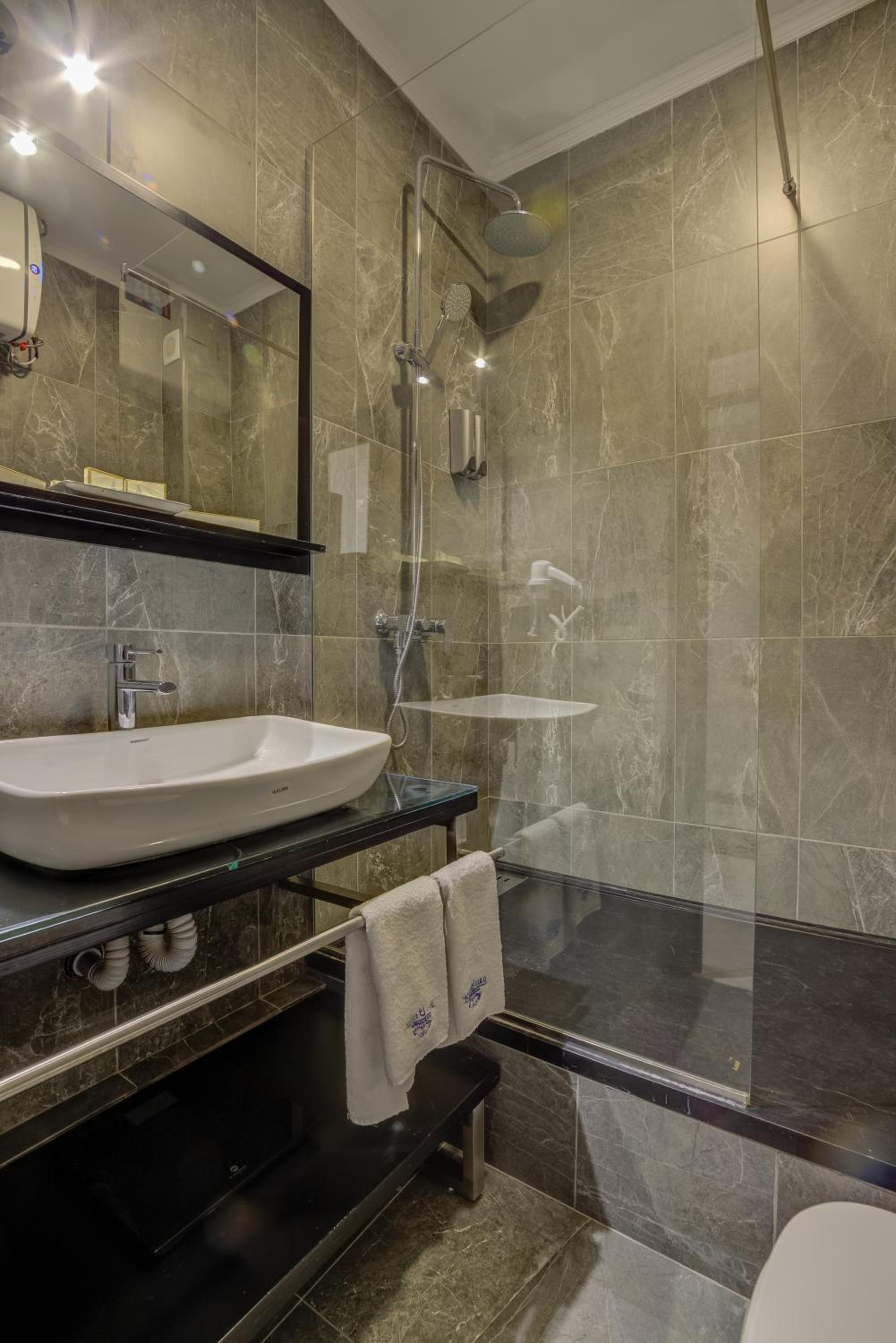 Deluxe Single Room with Balcony photo 1