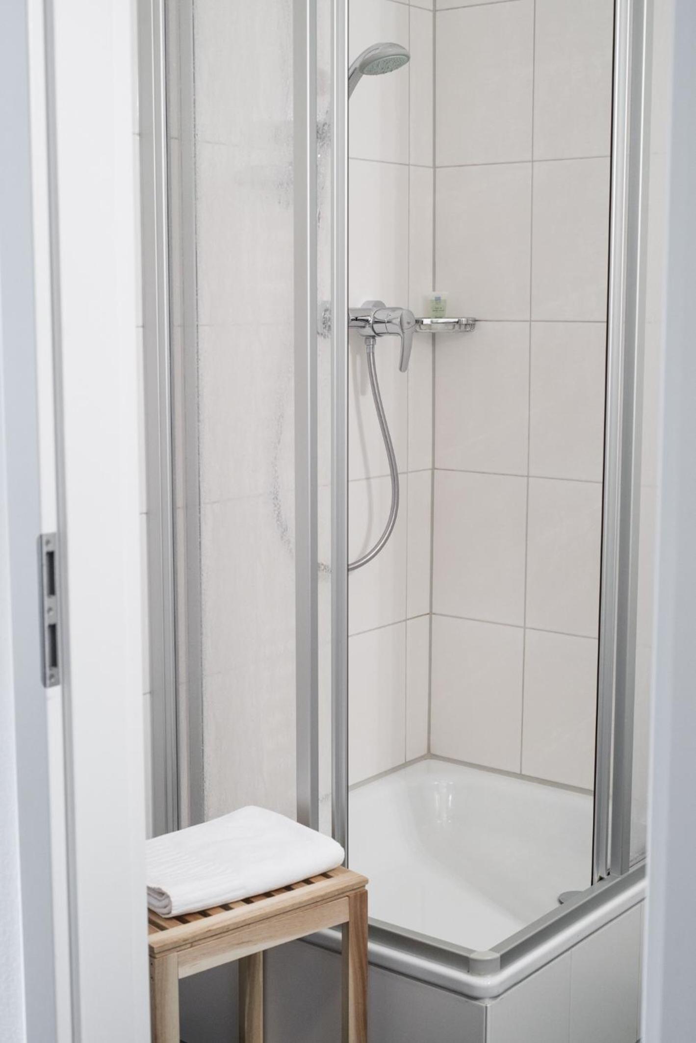 Economy Triple Room - Photo 3