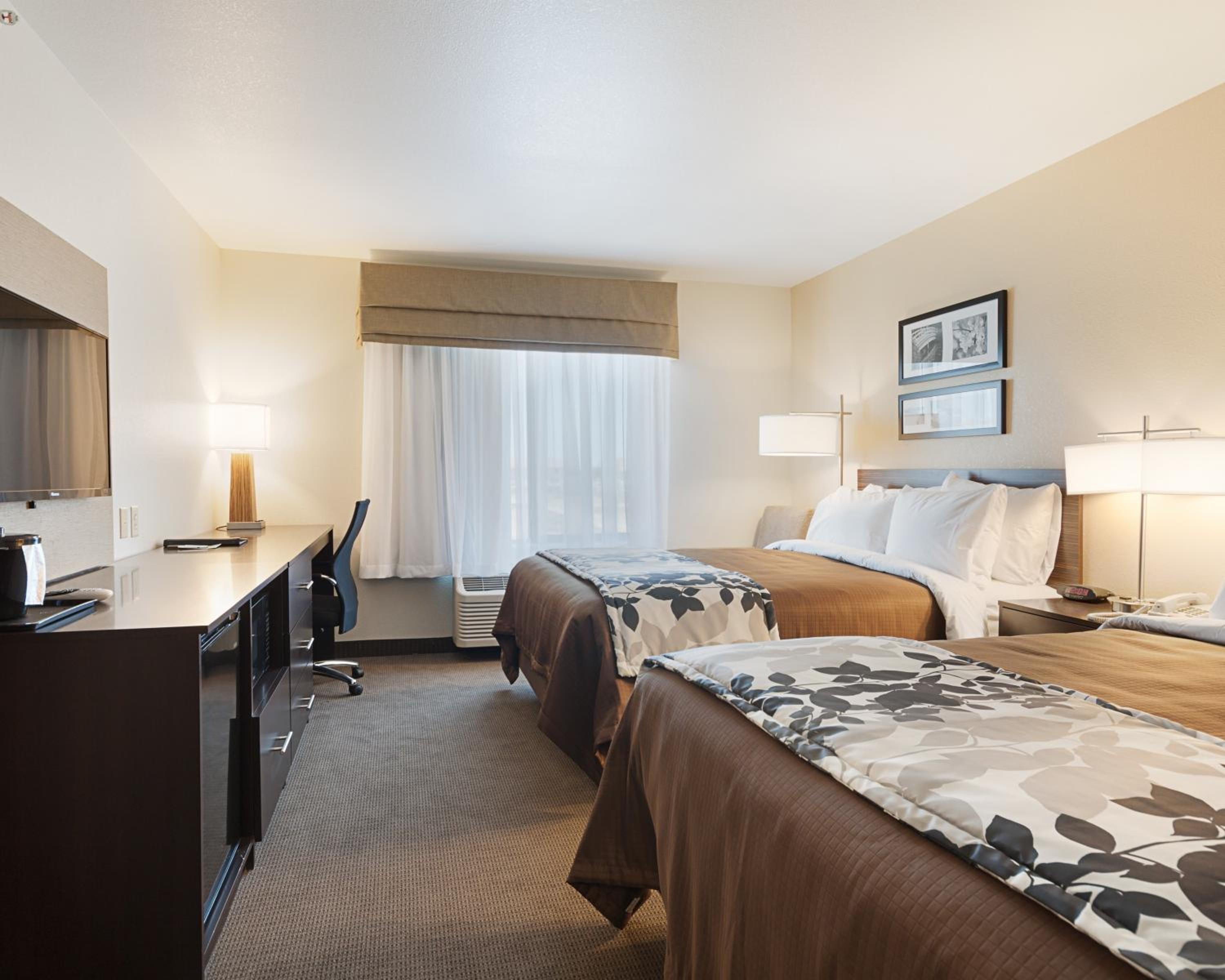 Queen Room with Two Queen Beds - Accessible/Non-Smoking  photo 3
