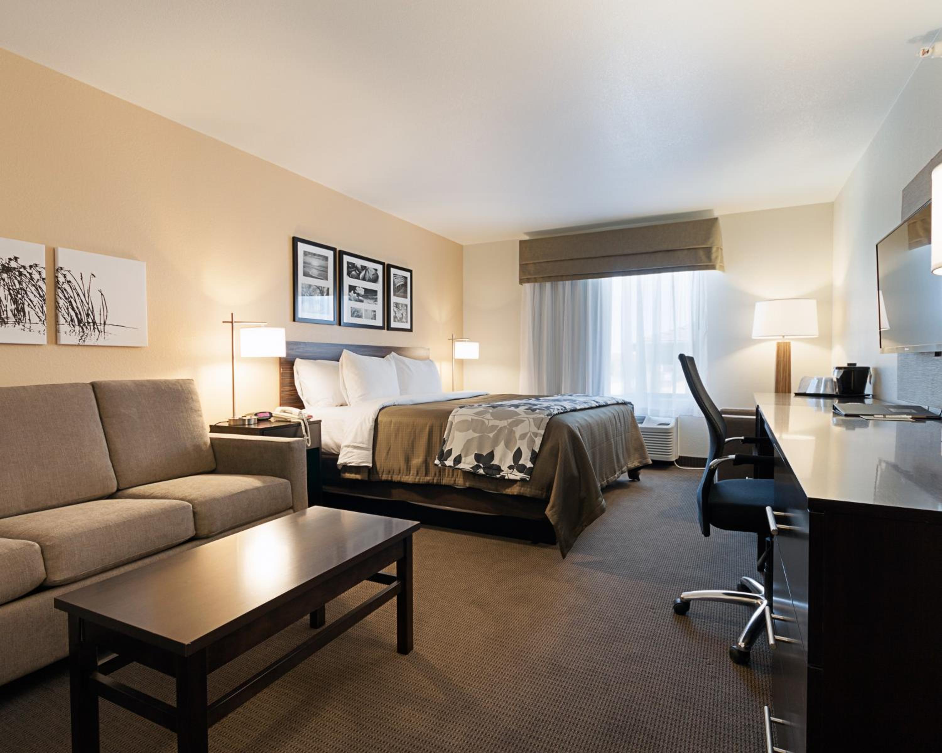 King Suite - Accessible/Non-Smoking photo 1