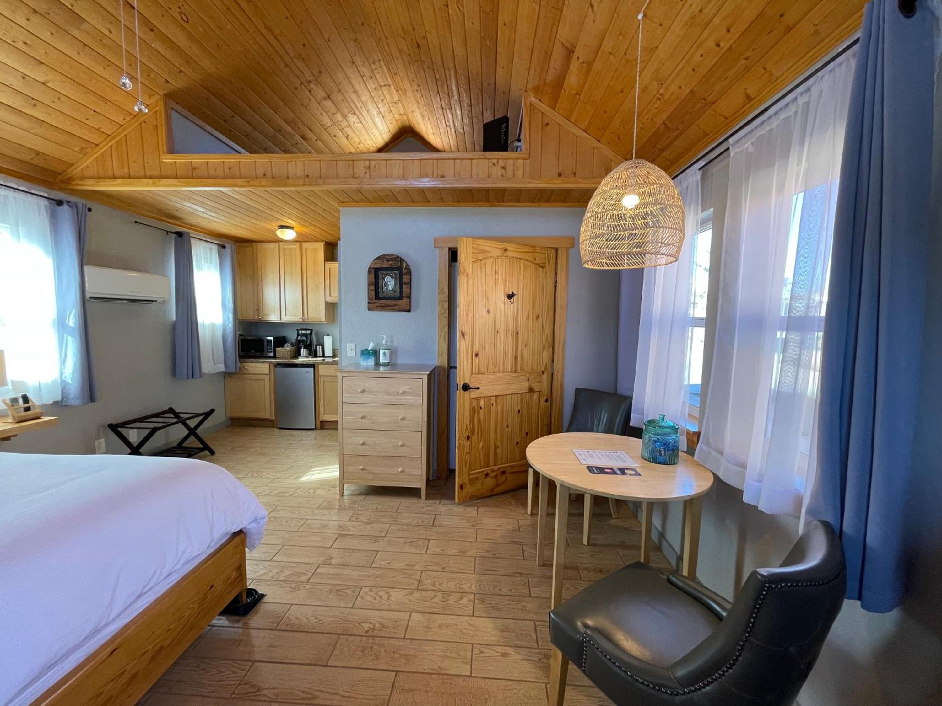 Cottage B (Washer/Dryer)