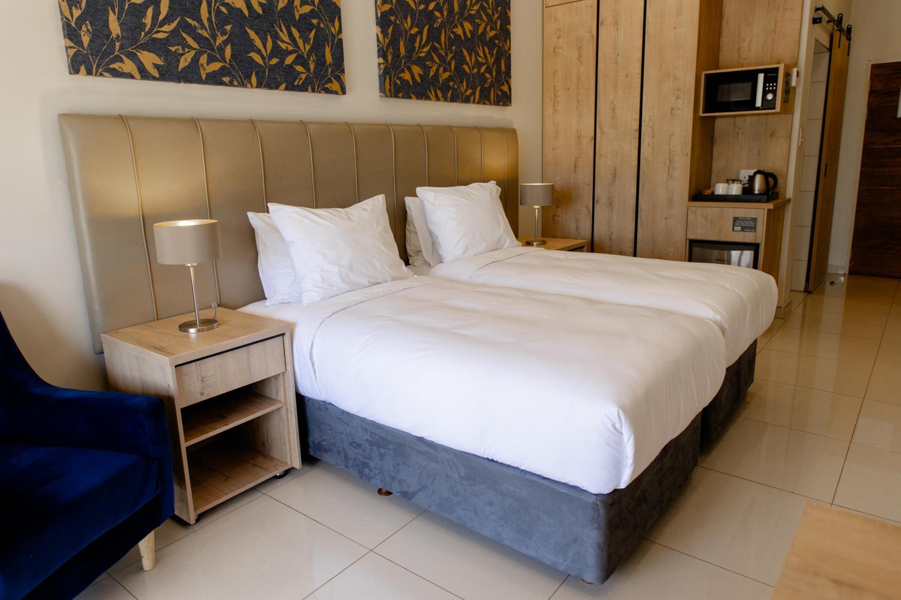 Twin Room with Balcony photo 2