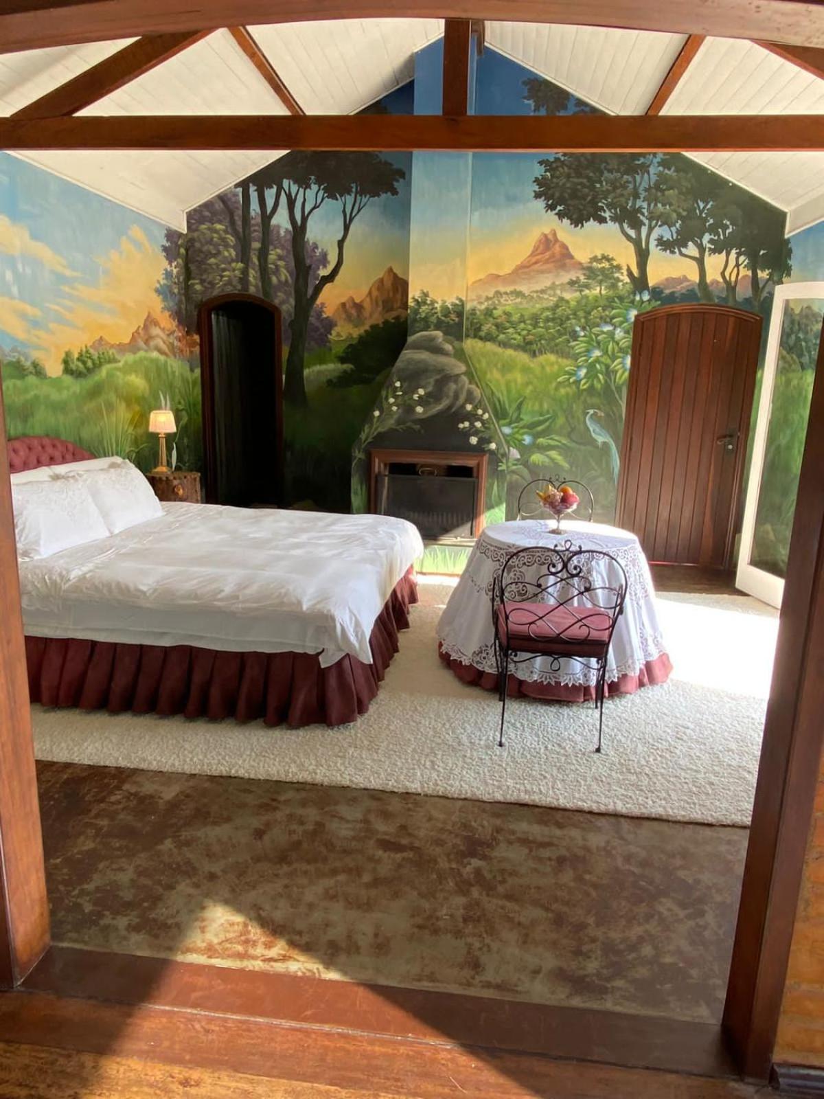 Suite with Mountain View photo 2